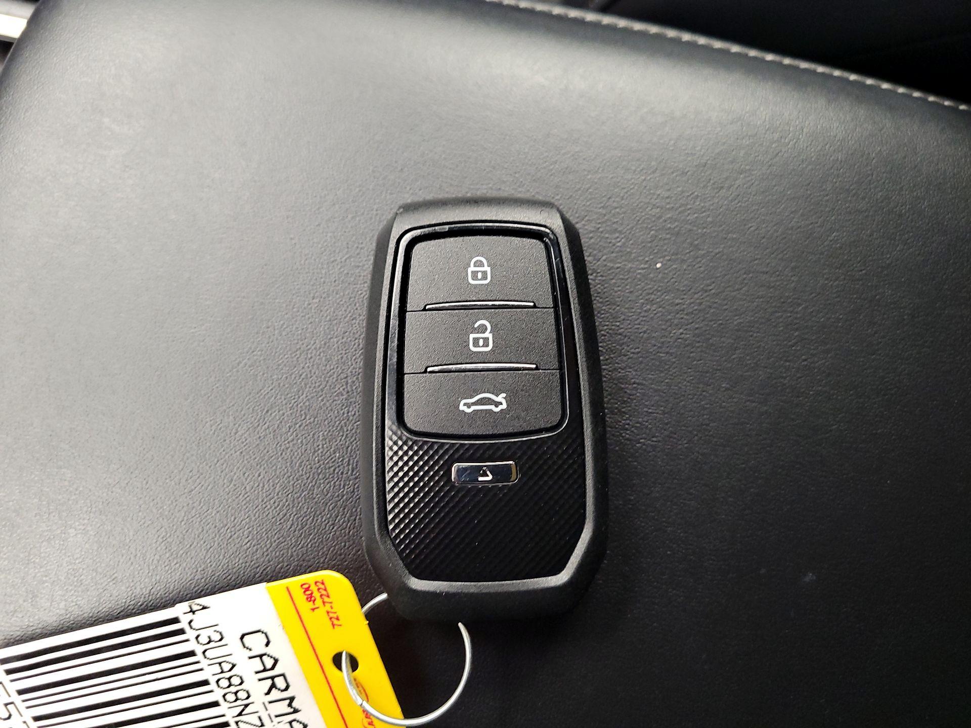 Thumbnail: 2022 Mitsubishi Outlander - 18