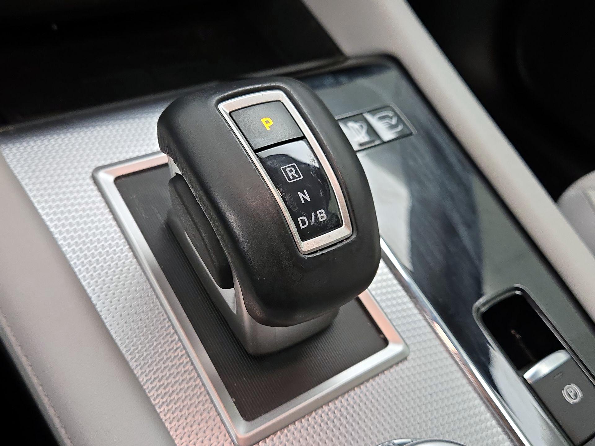 Thumbnail: 2023 Mitsubishi Outlander - 17