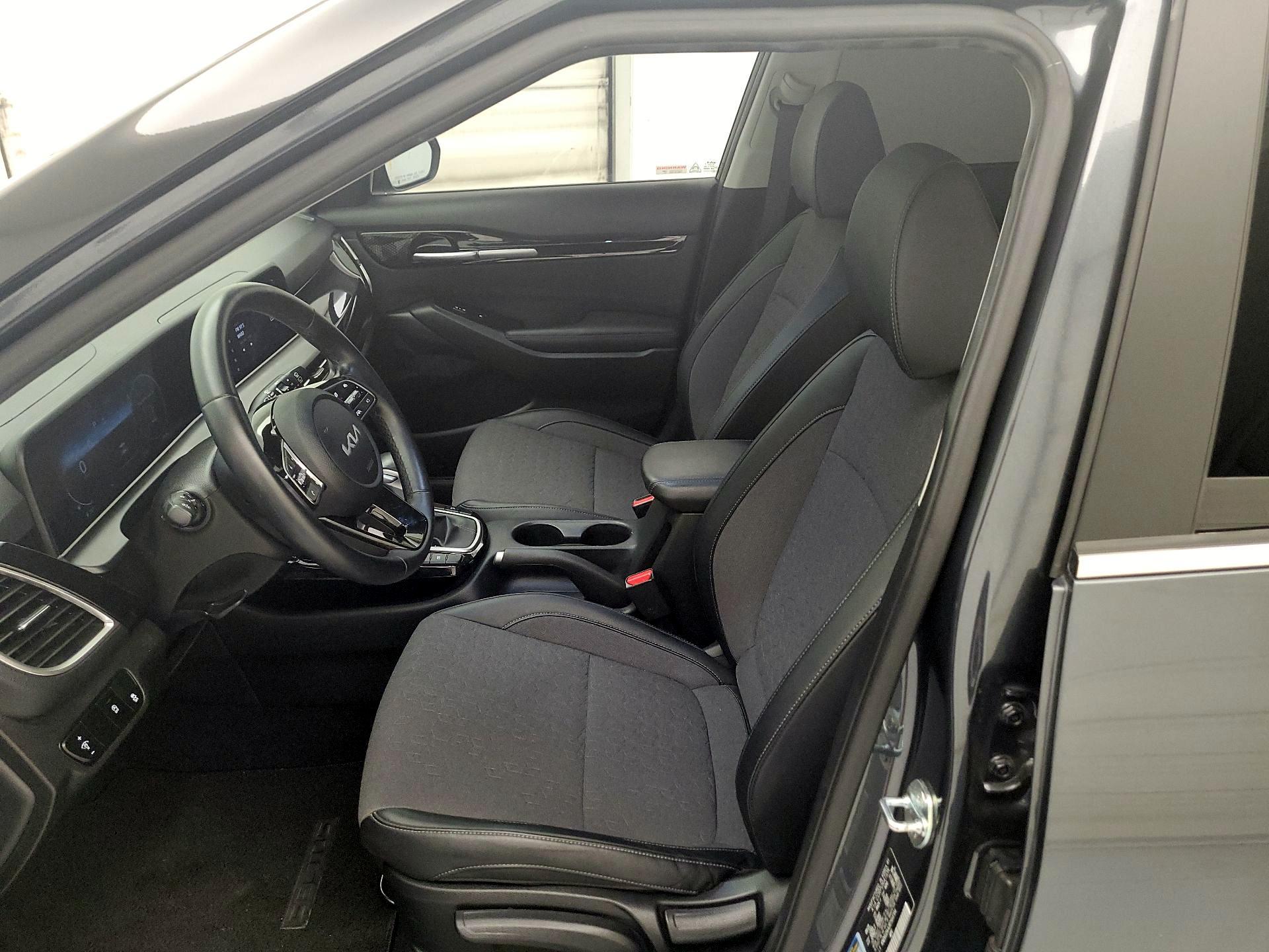 Thumbnail: 2024 Kia Seltos - 11