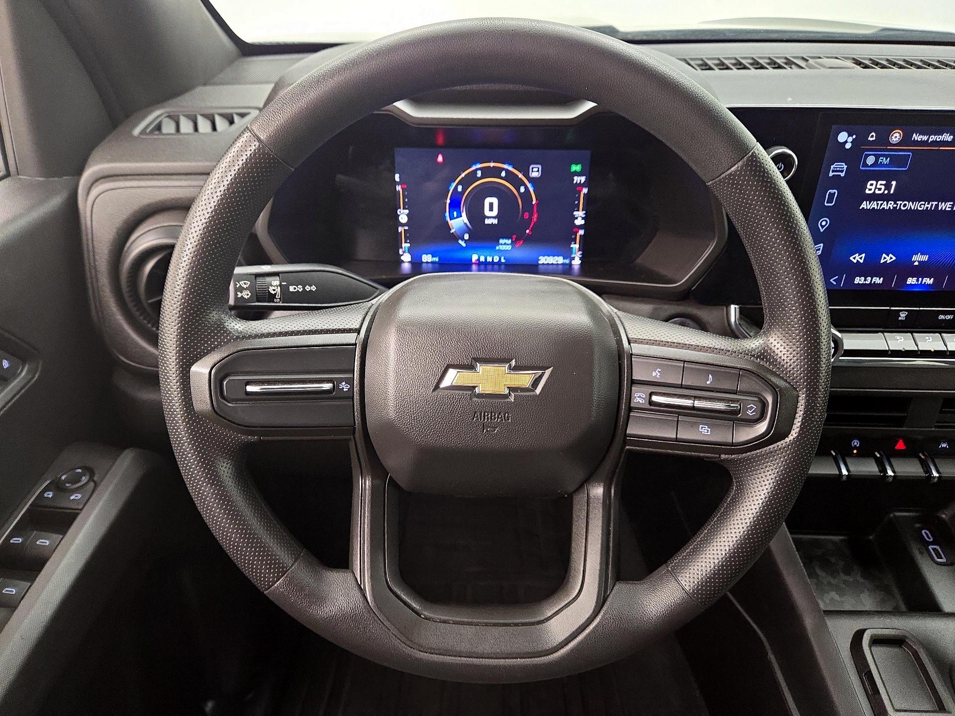 Thumbnail: 2023 Chevrolet Colorado - 10