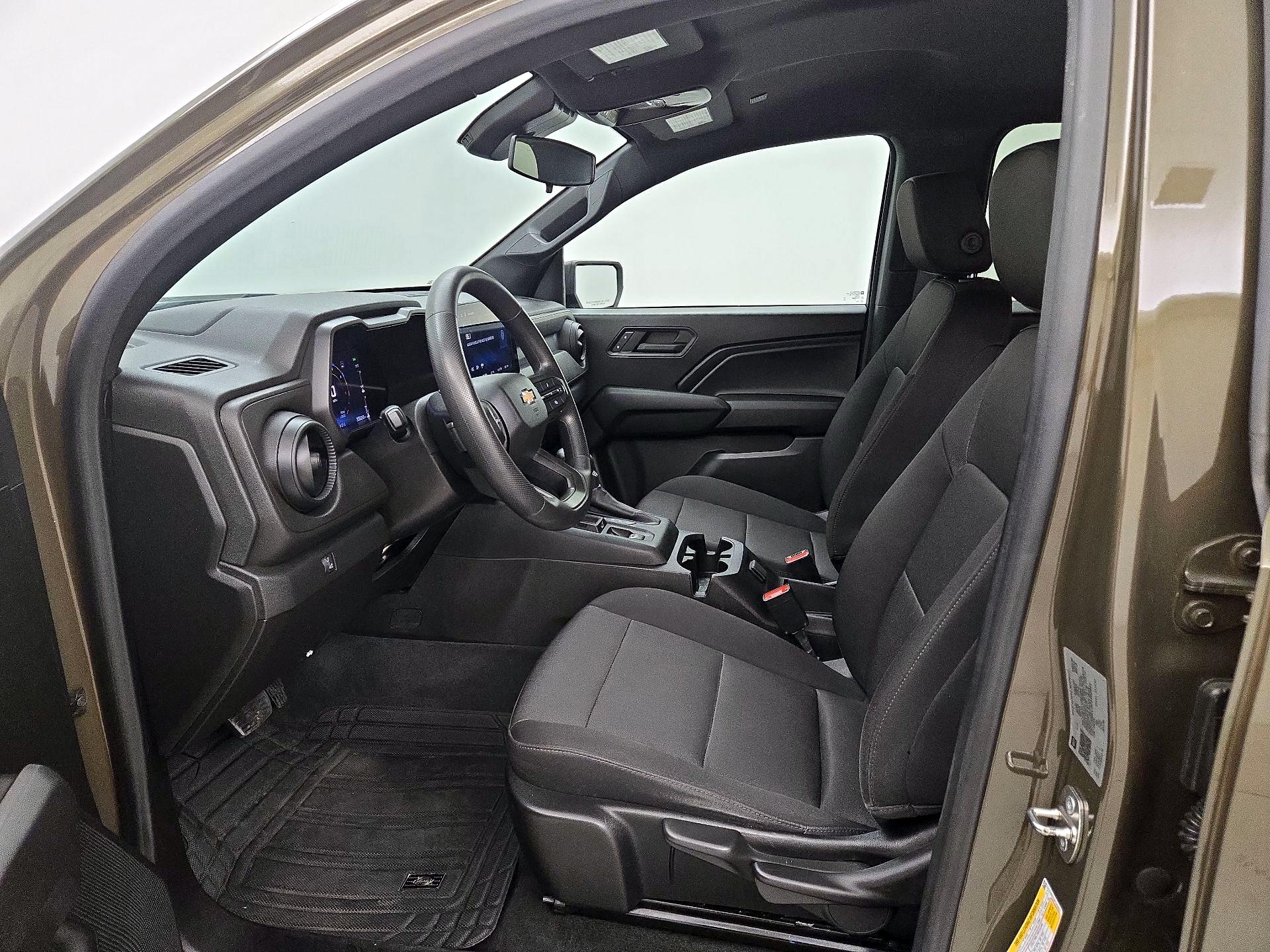 Thumbnail: 2023 Chevrolet Colorado - 11