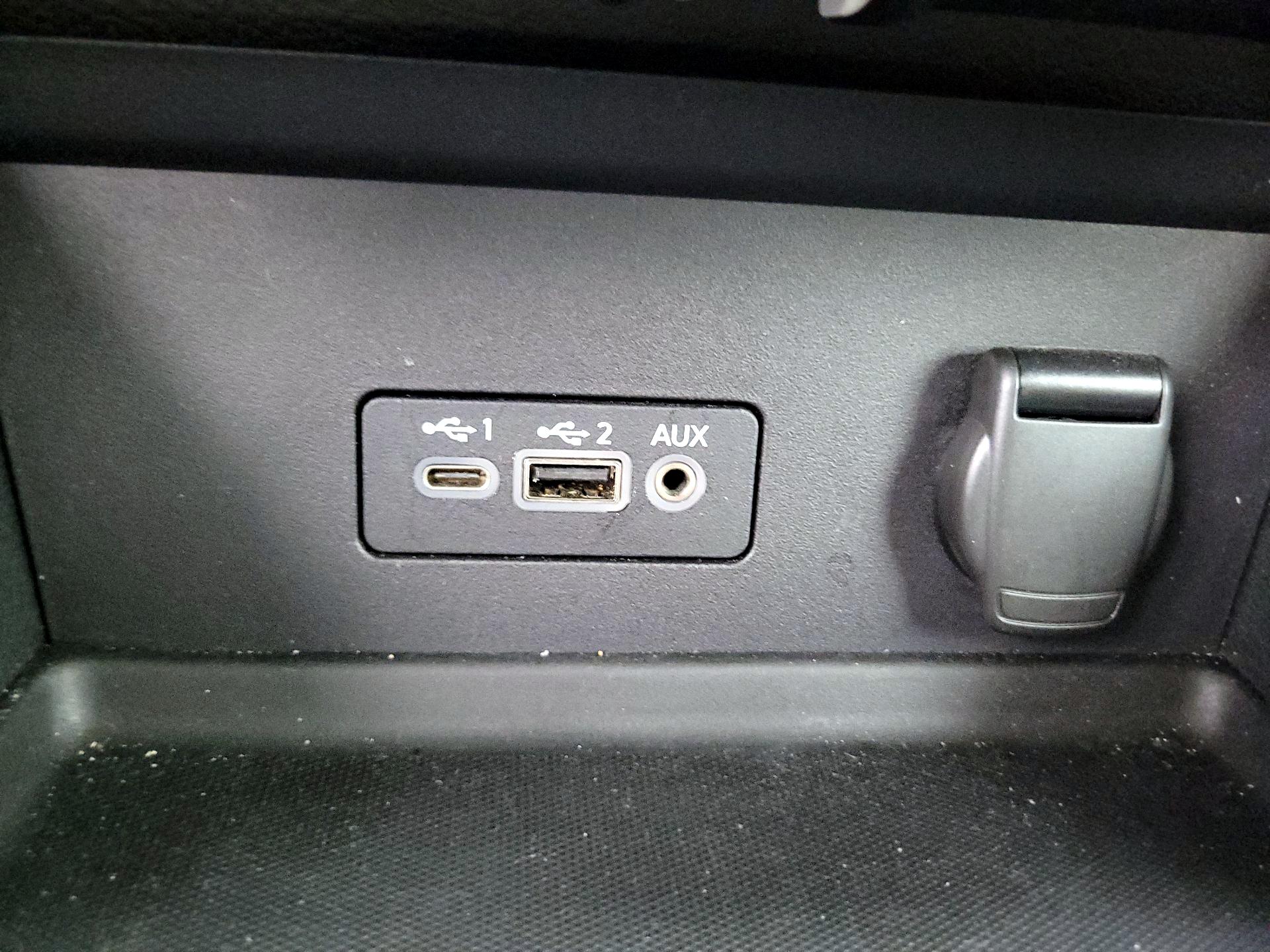 Thumbnail: 2021 Nissan Sentra - 18