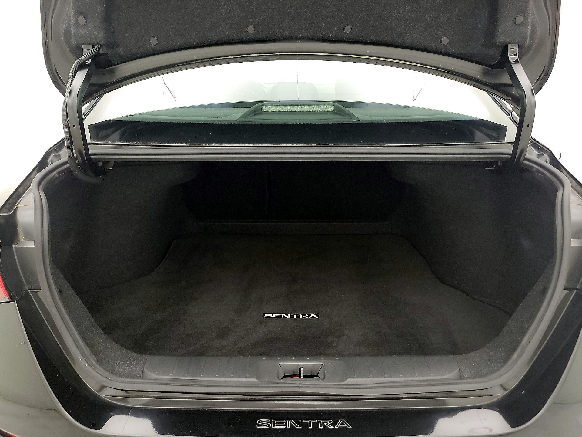 Thumbnail: 2021 Nissan Sentra - 20