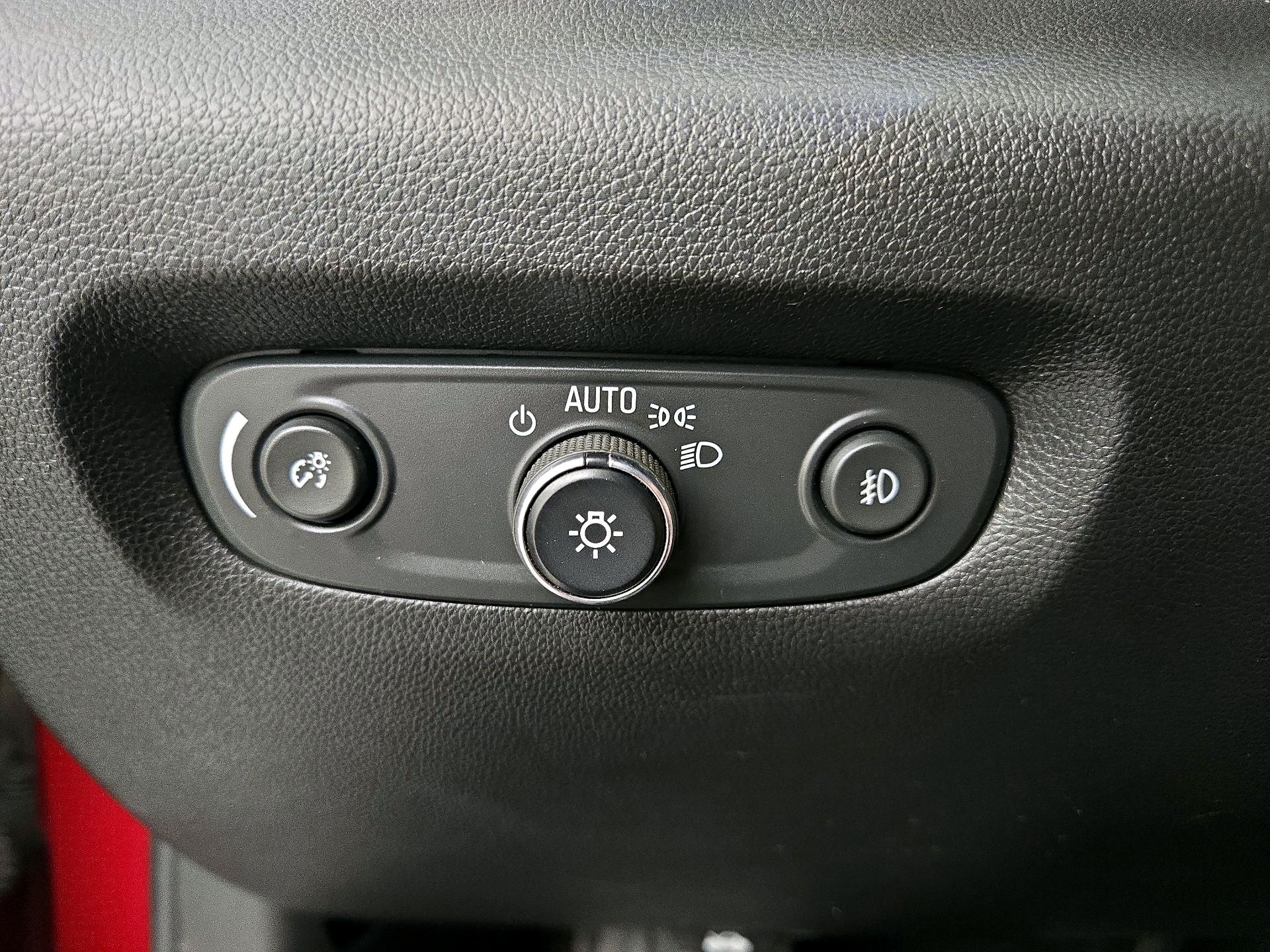 Thumbnail: 2020 Chevrolet Traverse - 13