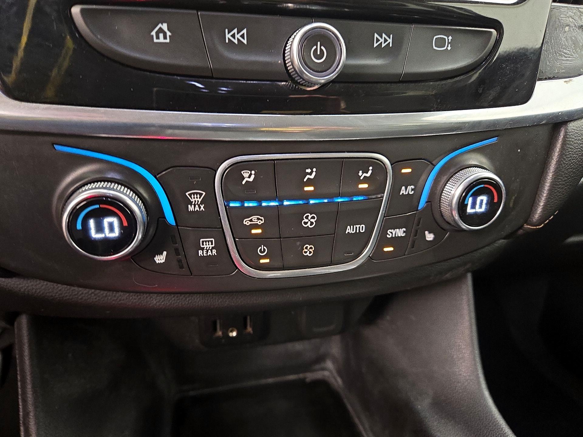 Thumbnail: 2020 Chevrolet Traverse - 16