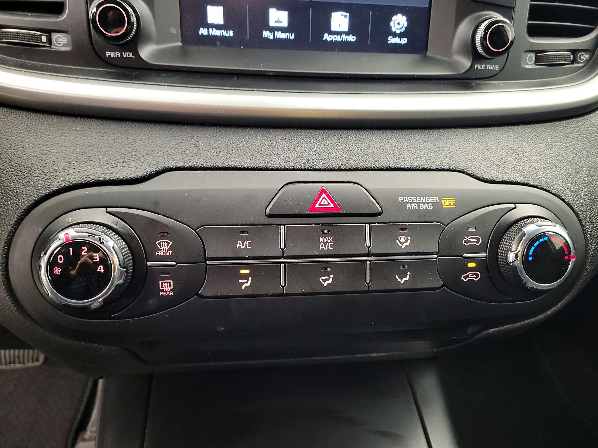 Thumbnail: 2020 Kia Sorento - 14