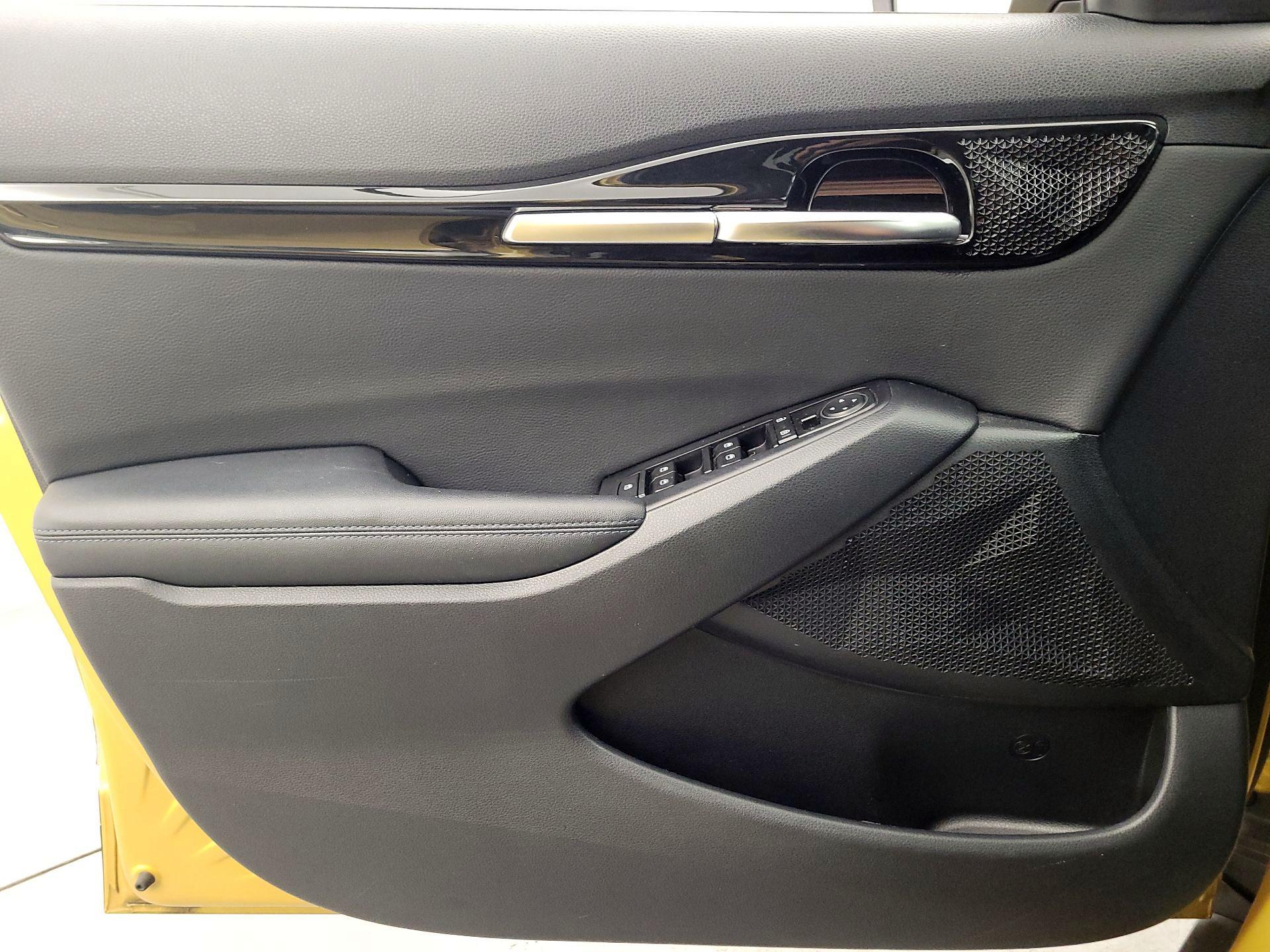 Thumbnail: 2023 Kia Seltos - 12