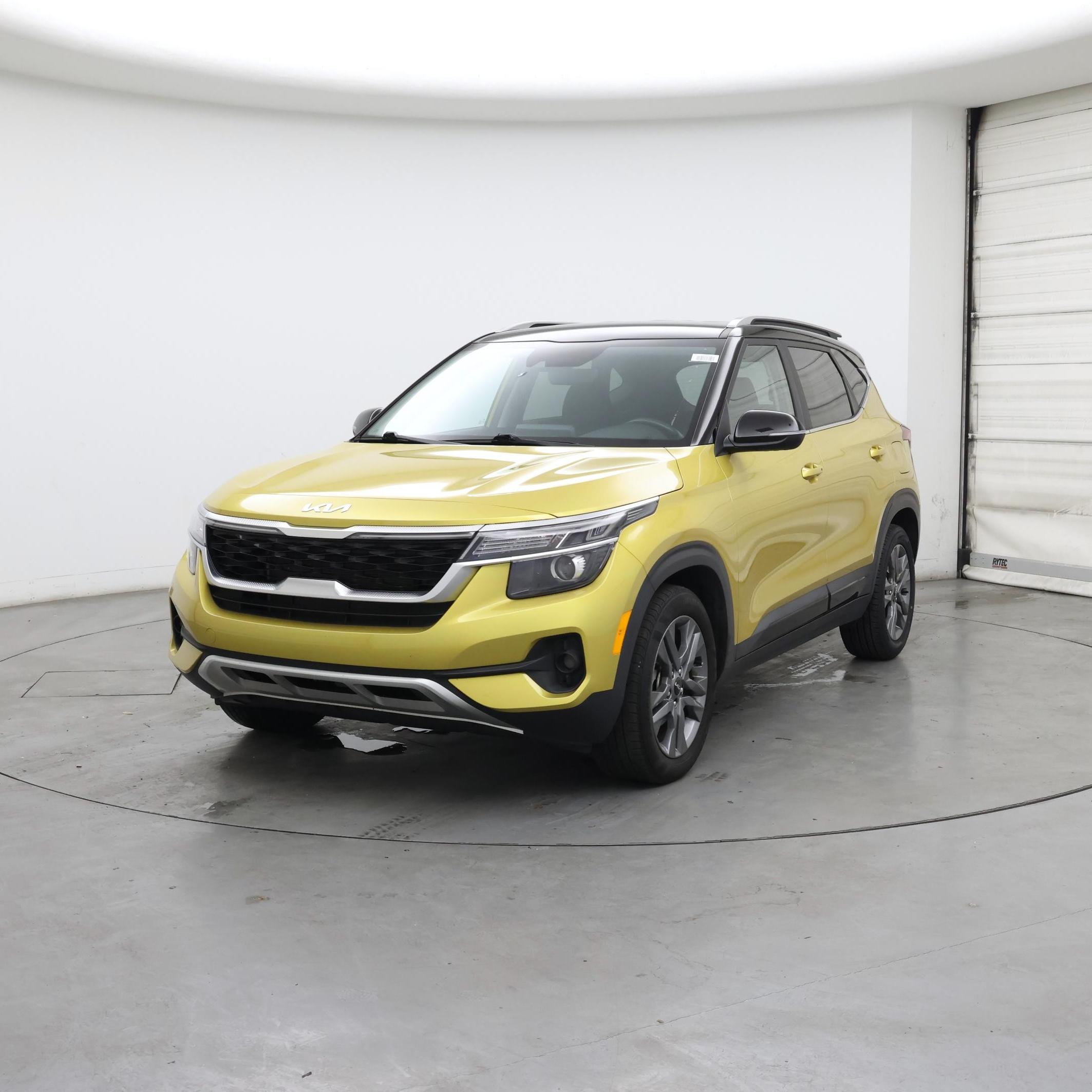 Thumbnail: 2023 Kia Seltos - 4