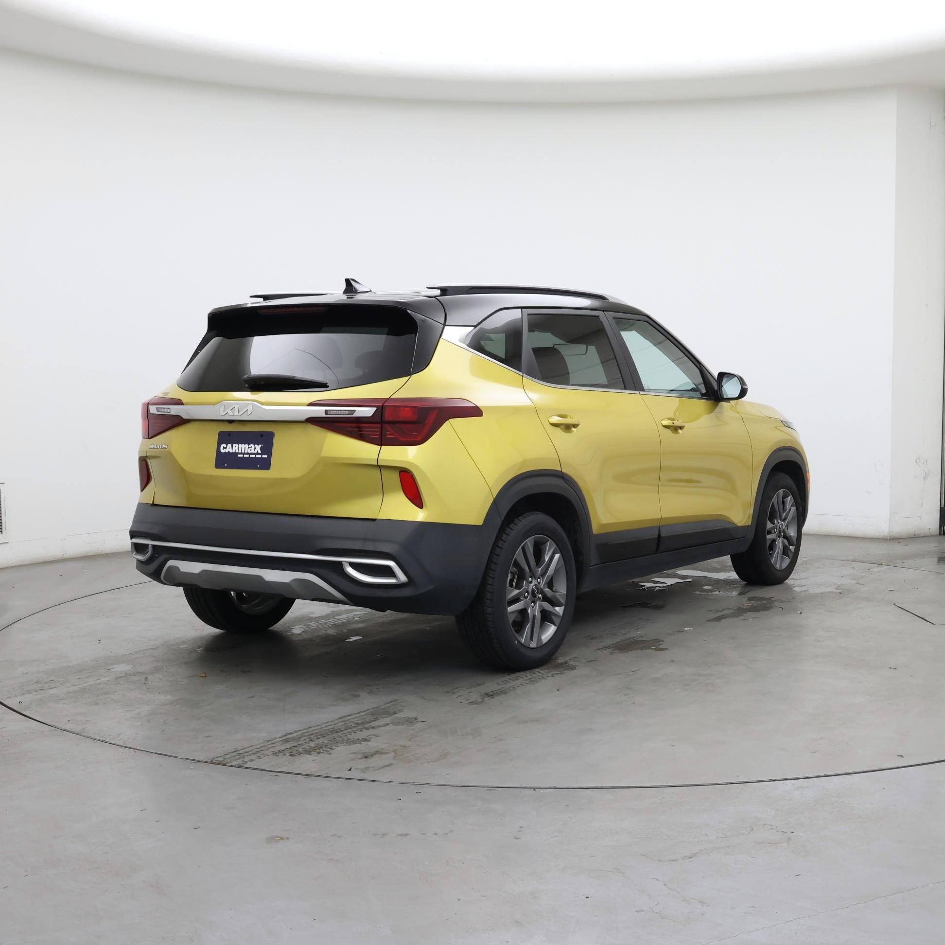 Thumbnail: 2023 Kia Seltos - 8