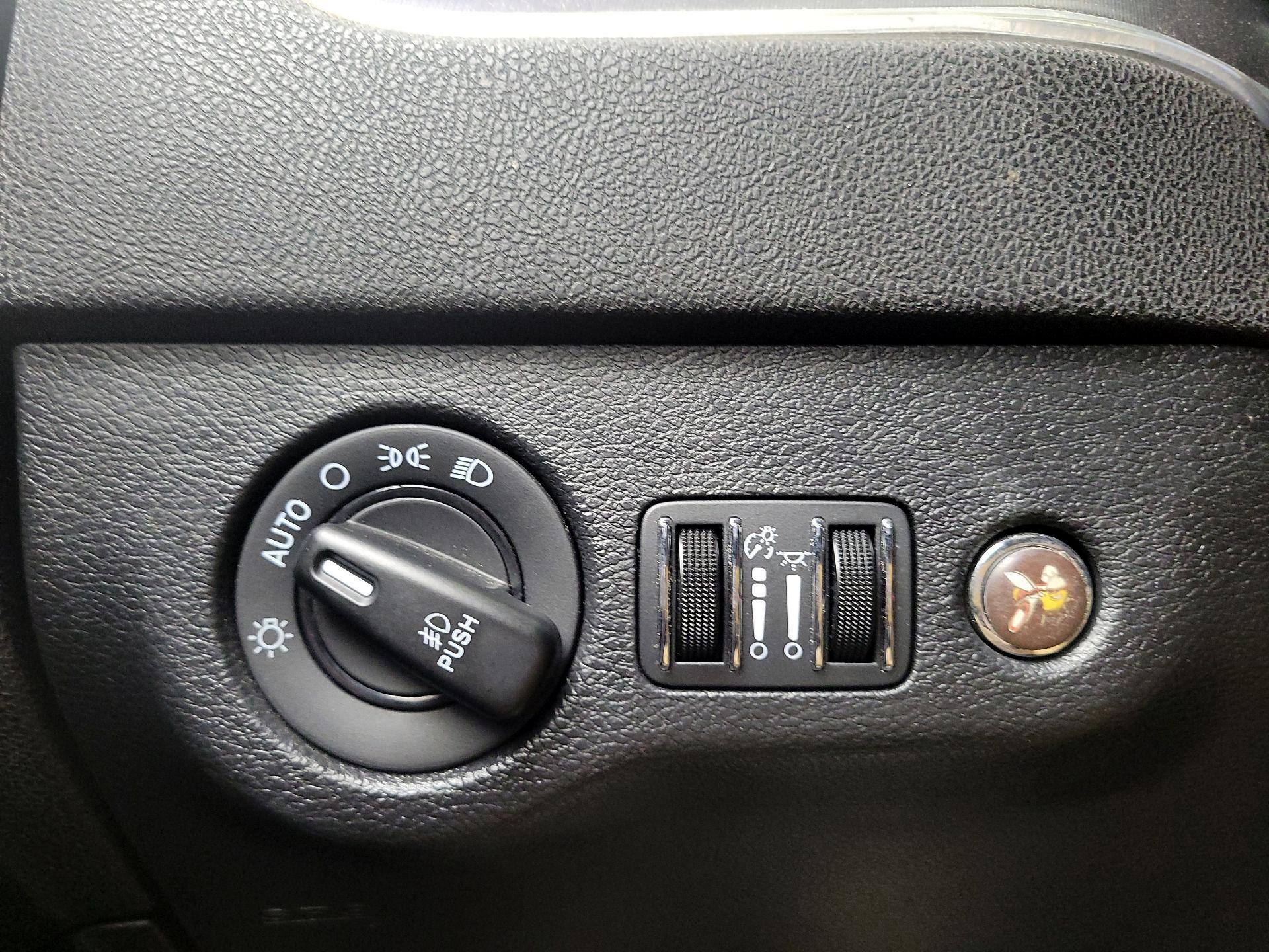 Thumbnail: 2020 Dodge Charger - 13