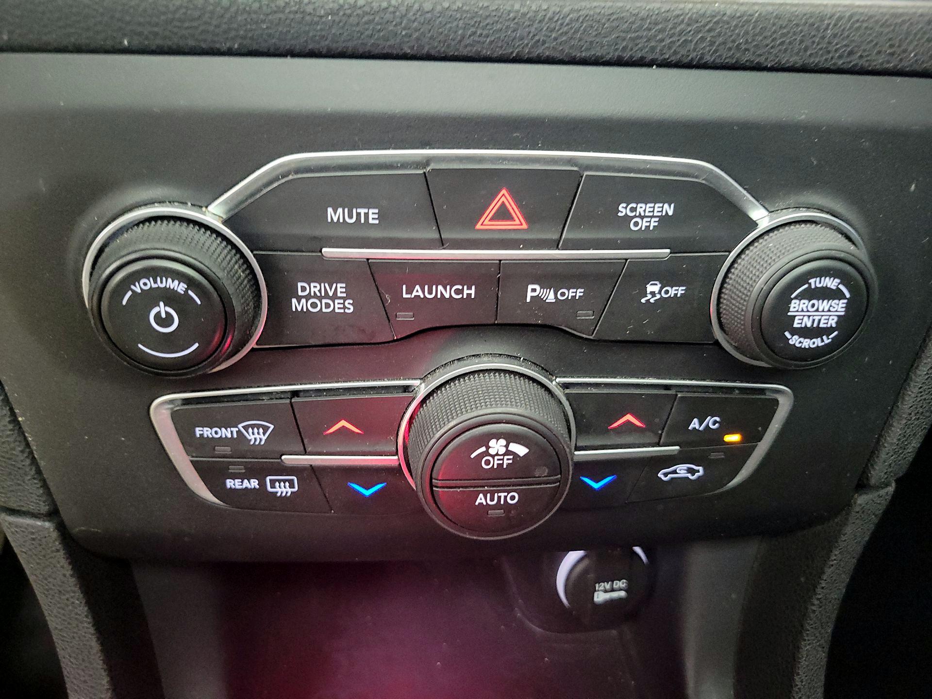 Thumbnail: 2020 Dodge Charger - 16