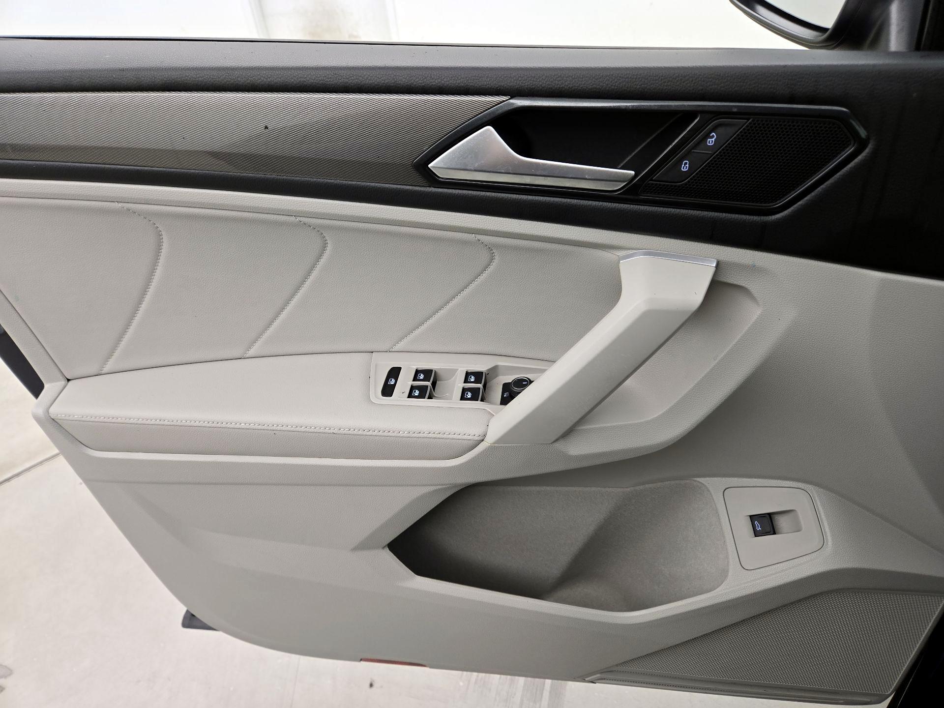 Thumbnail: 2024 Volkswagen Tiguan - 12