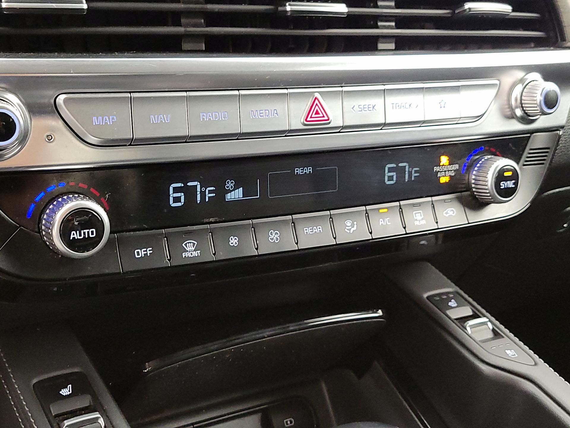 Thumbnail: 2021 Kia Telluride - 16