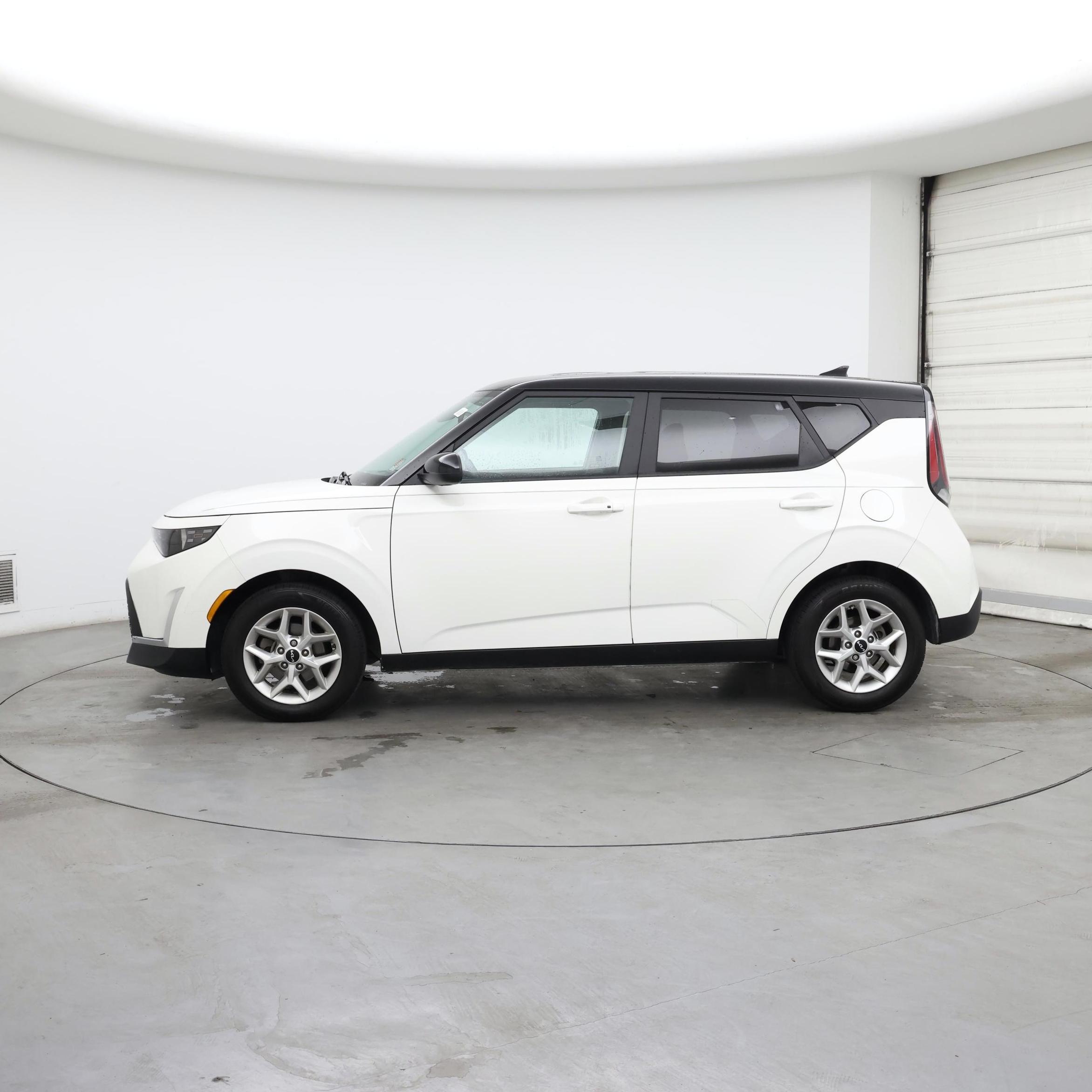 Thumbnail: 2023 Kia Soul - 3