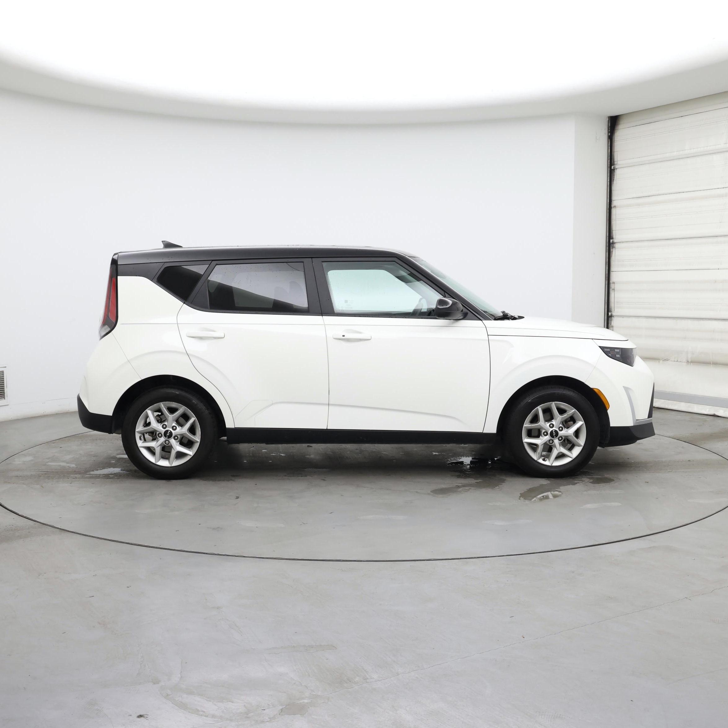 Thumbnail: 2023 Kia Soul - 7