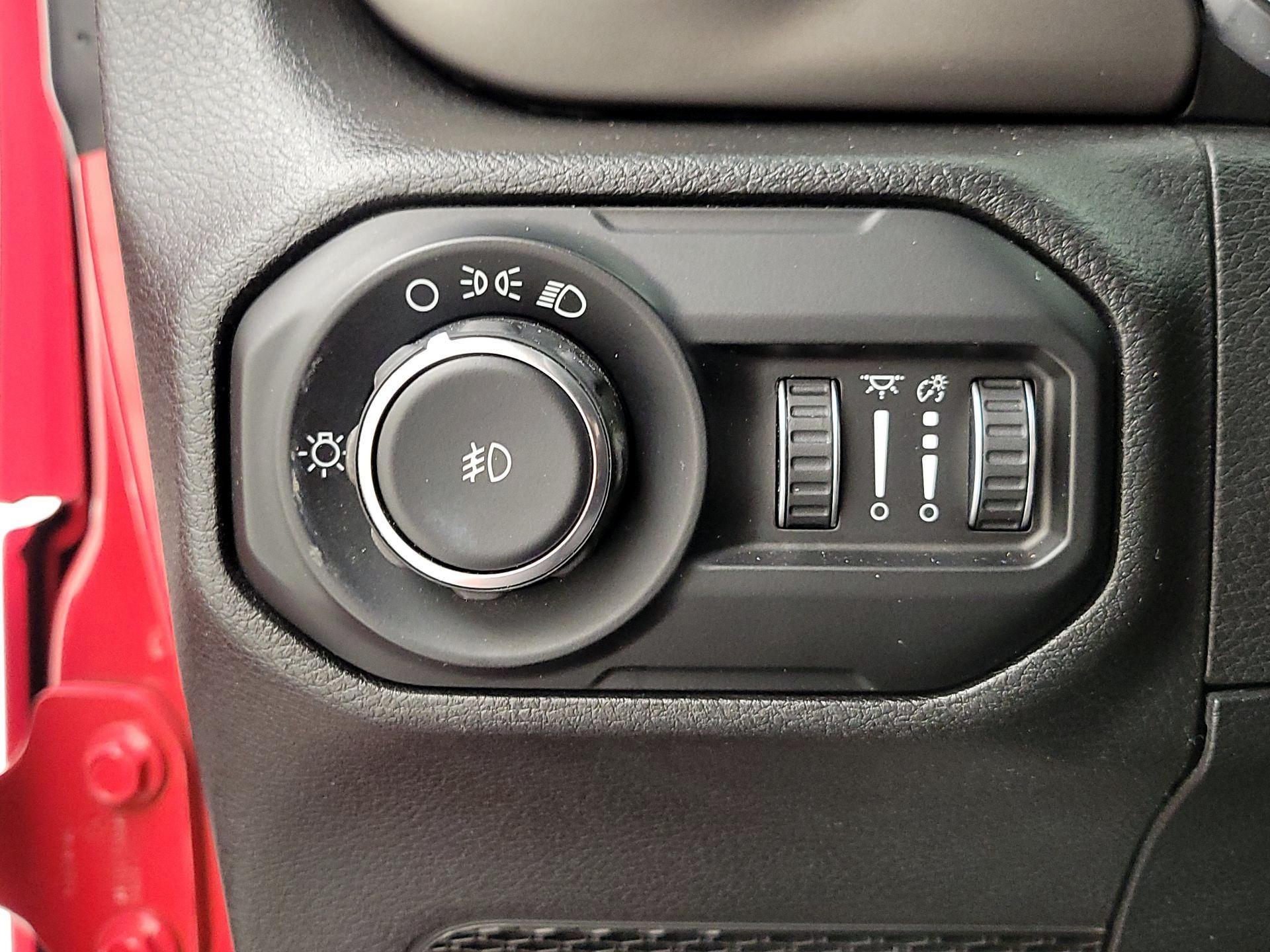 Thumbnail: 2020 Jeep Wrangler - 13