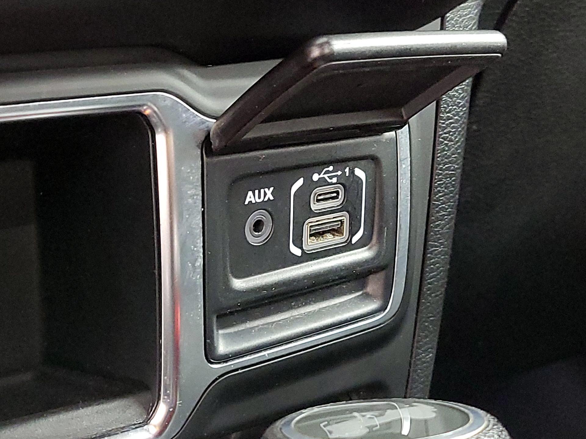 Thumbnail: 2020 Jeep Wrangler - 18