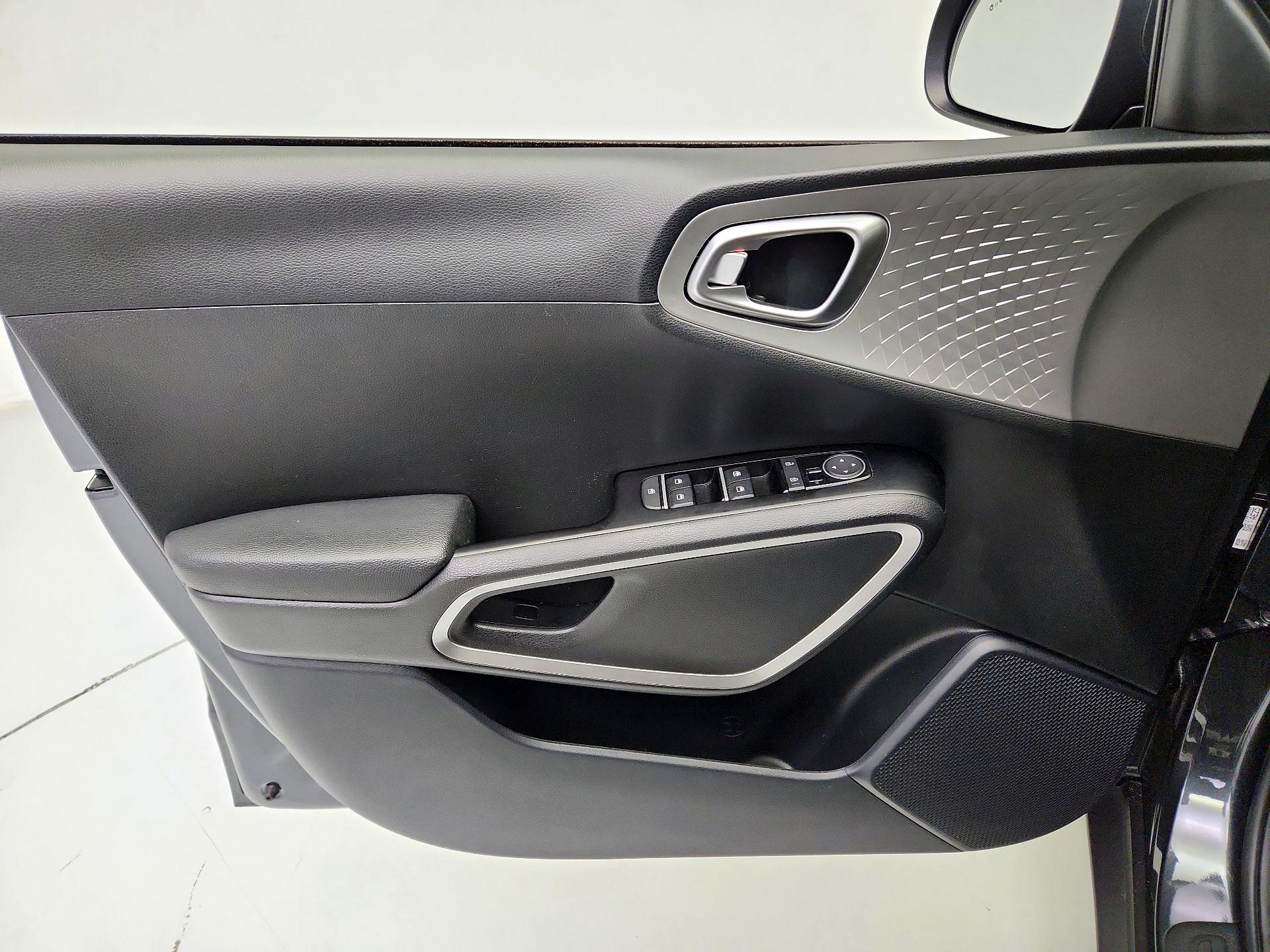 Thumbnail: 2025 Kia Soul - 12