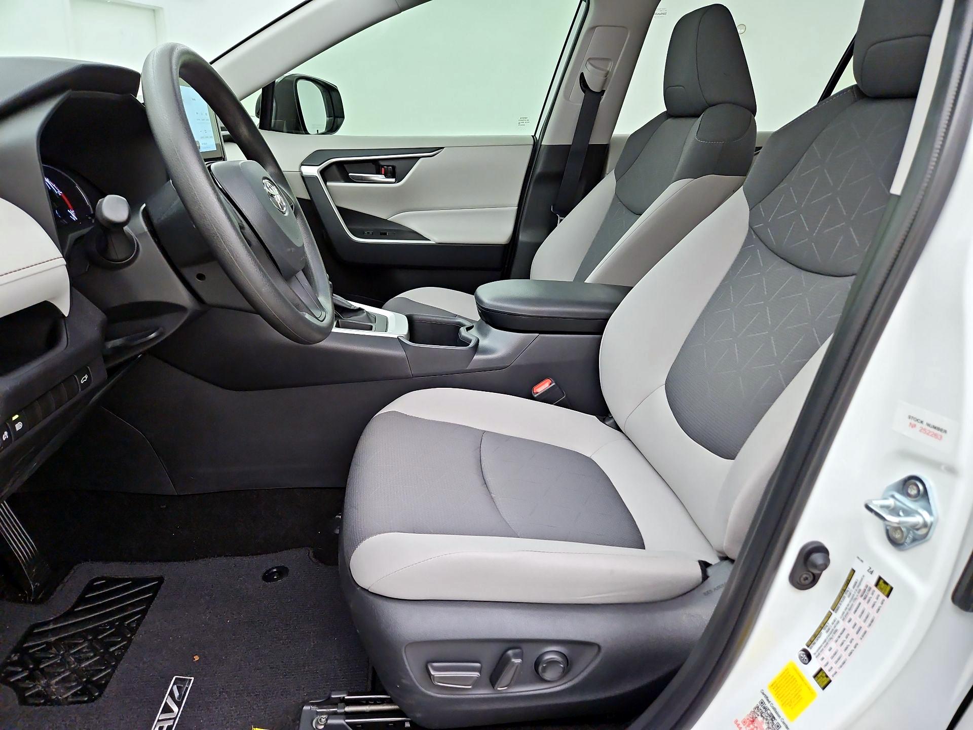 Thumbnail: 2025 Toyota RAV4 - 11