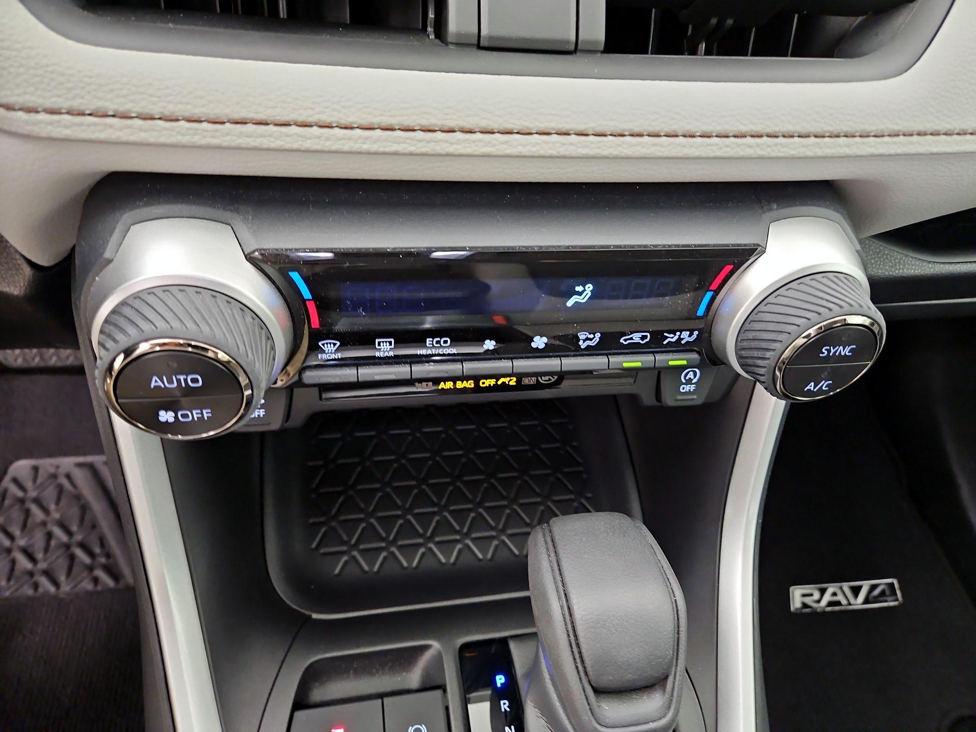 Thumbnail: 2025 Toyota RAV4 - 17