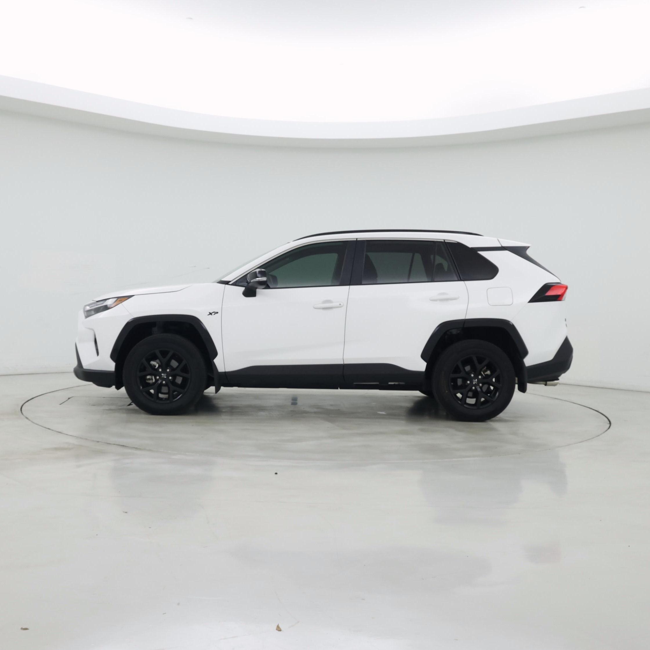 Thumbnail: 2025 Toyota RAV4 - 3