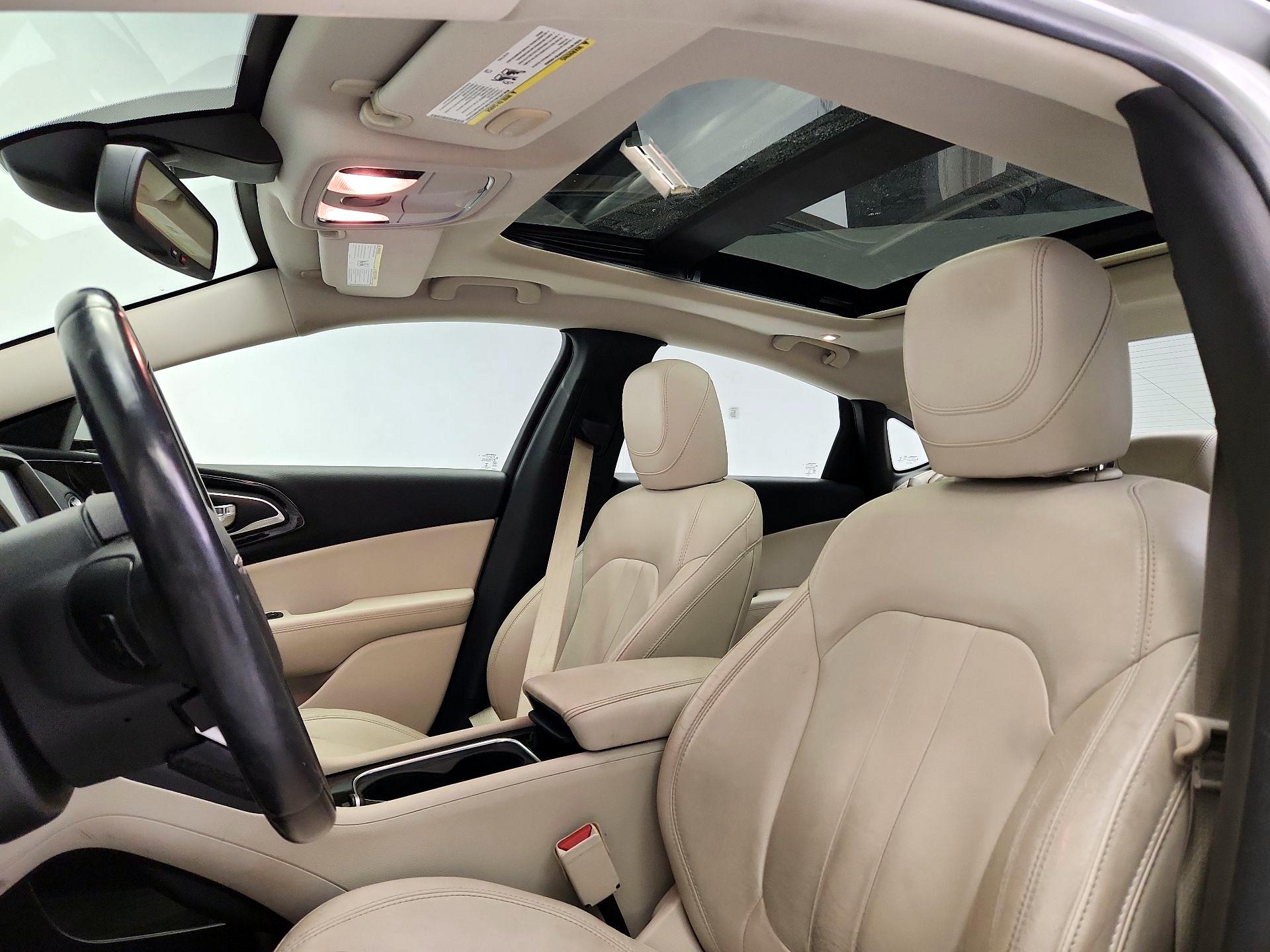 Thumbnail: 2016 Chrysler 200 - 20