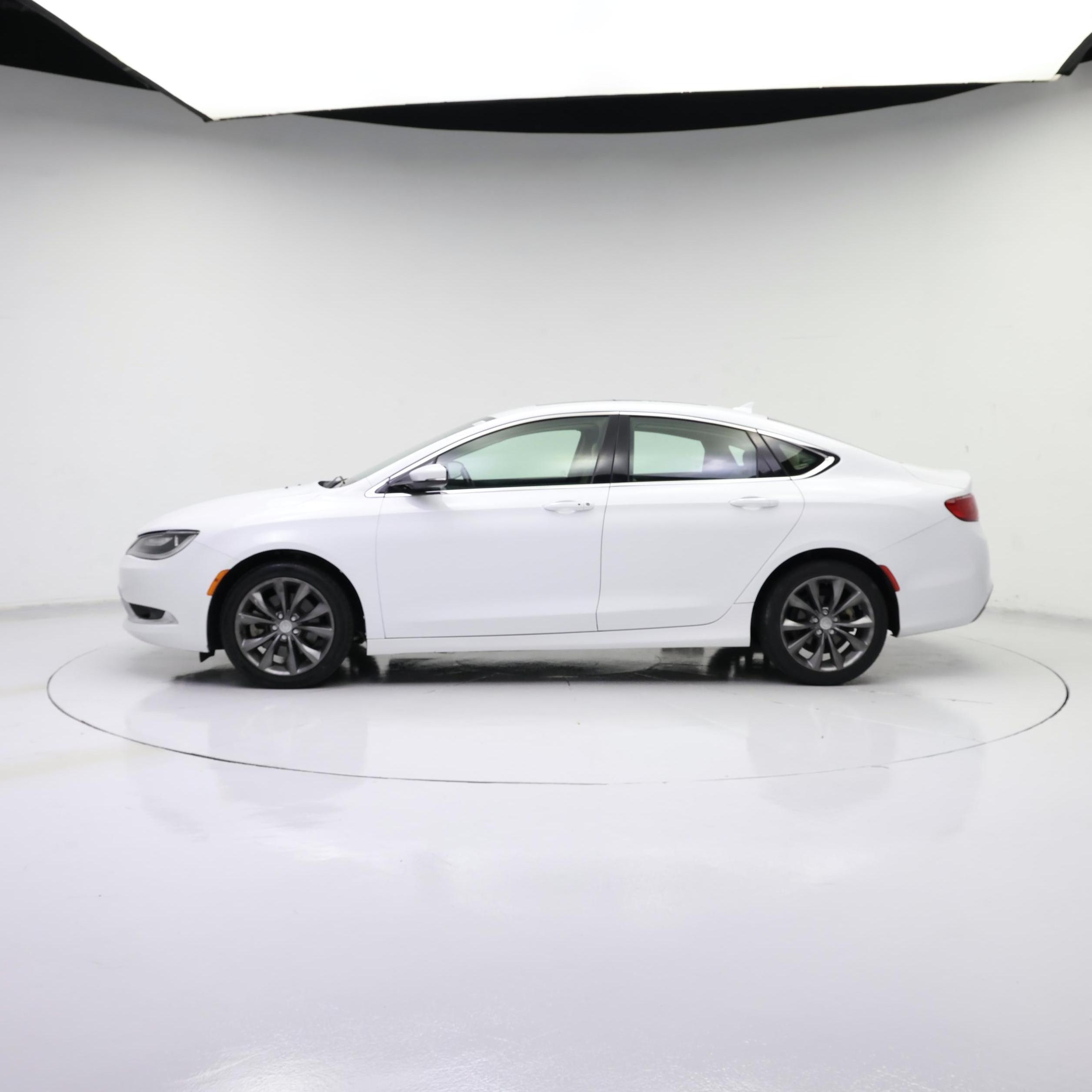 Thumbnail: 2016 Chrysler 200 - 3