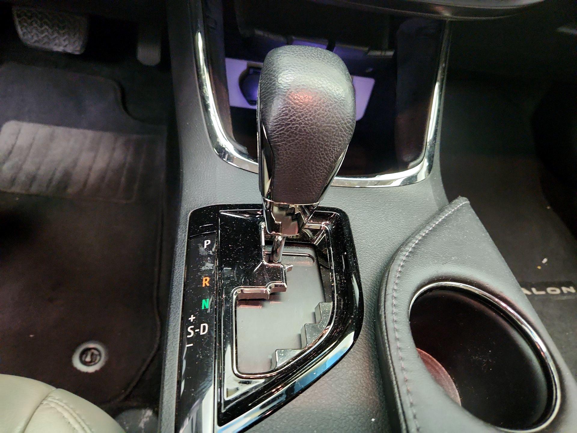 Thumbnail: 2016 Toyota Avalon - 17