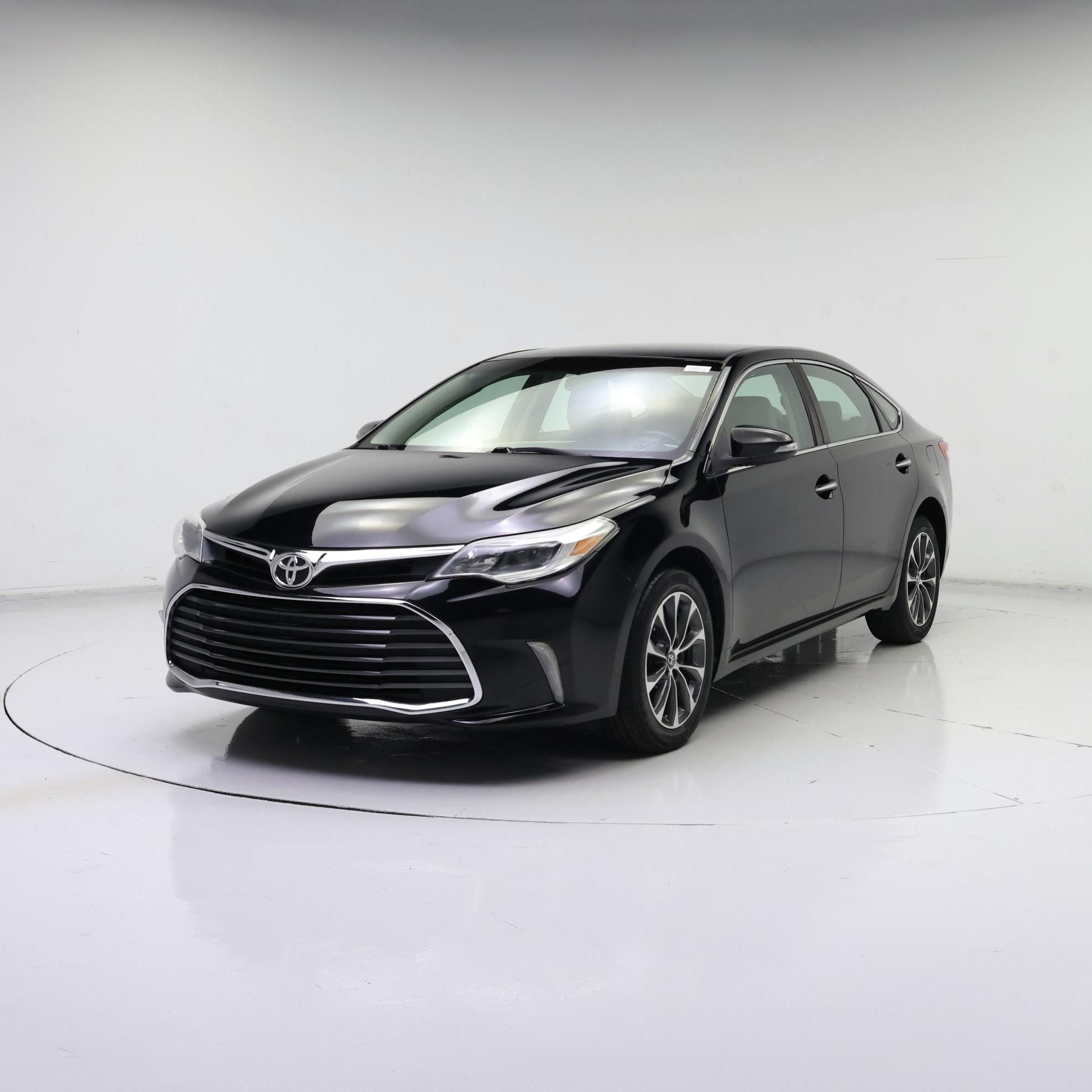 Thumbnail: 2016 Toyota Avalon - 4