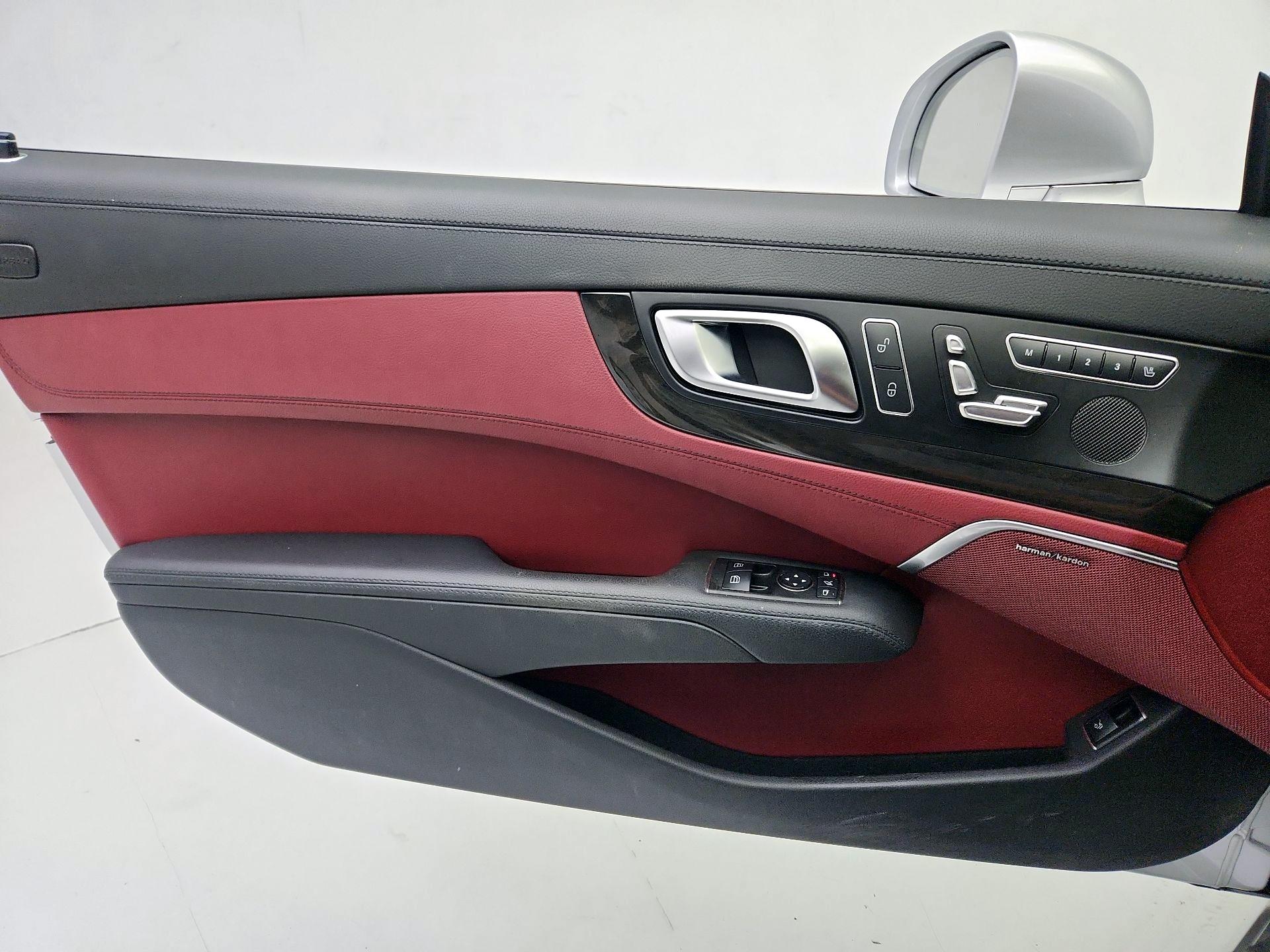 Thumbnail: 2015 Mercedes-Benz SL-Class - 12