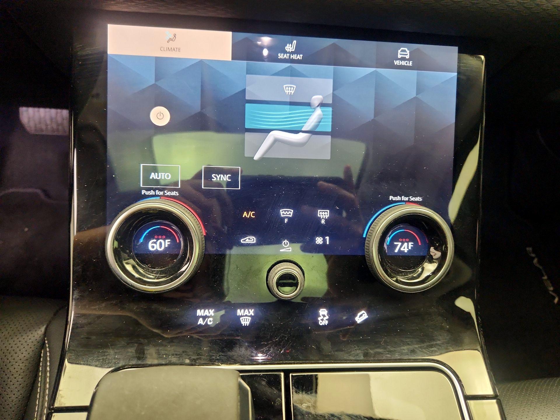 Thumbnail: 2021 Land Rover Range Rover Velar - 17