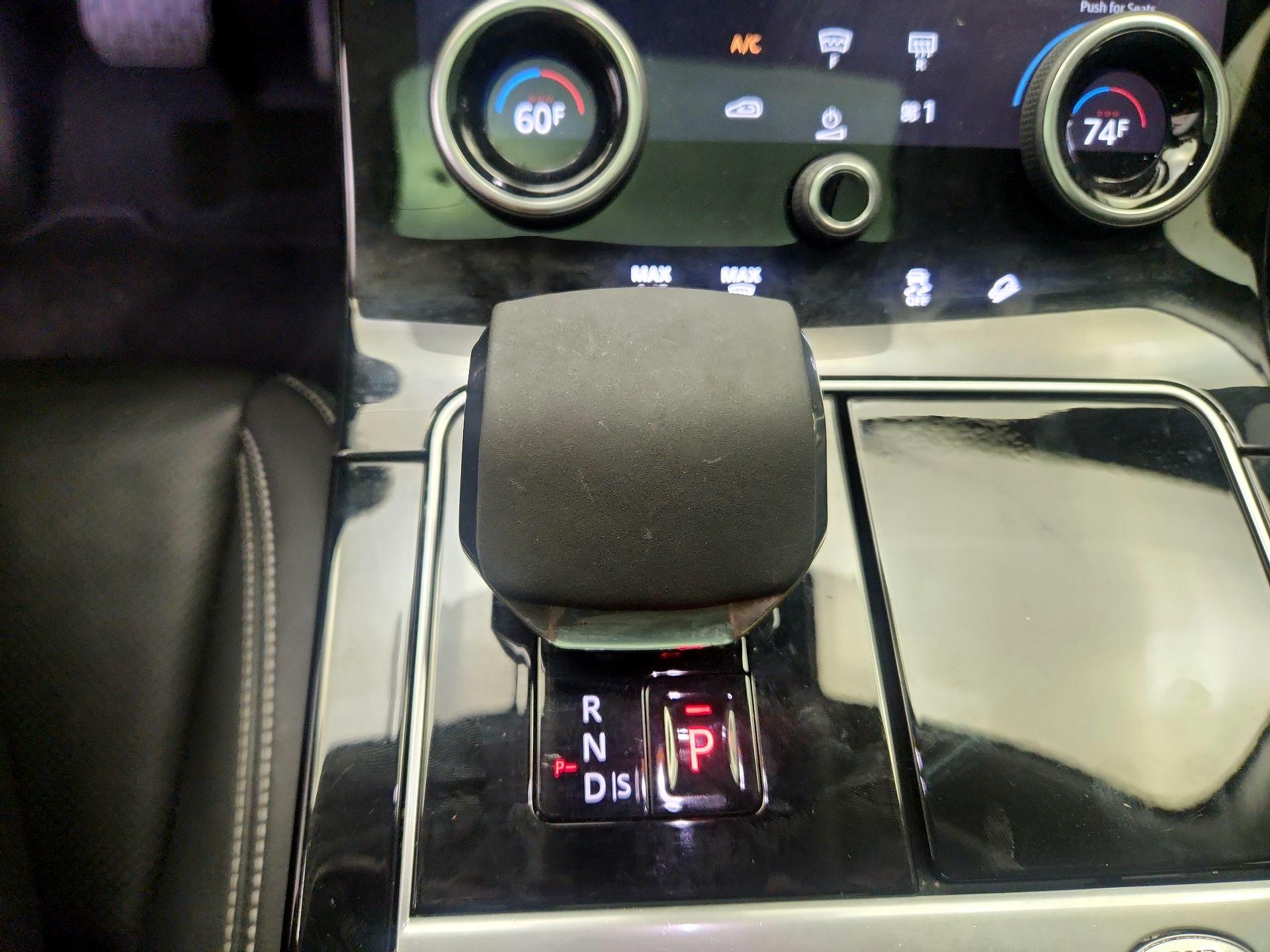 Thumbnail: 2021 Land Rover Range Rover Velar - 18