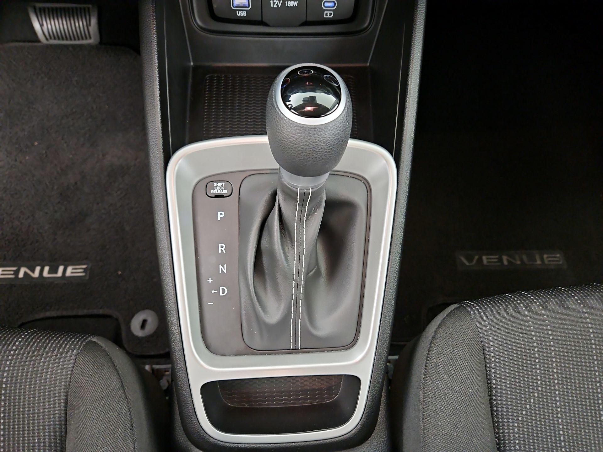 Thumbnail: 2023 Hyundai Venue - 17