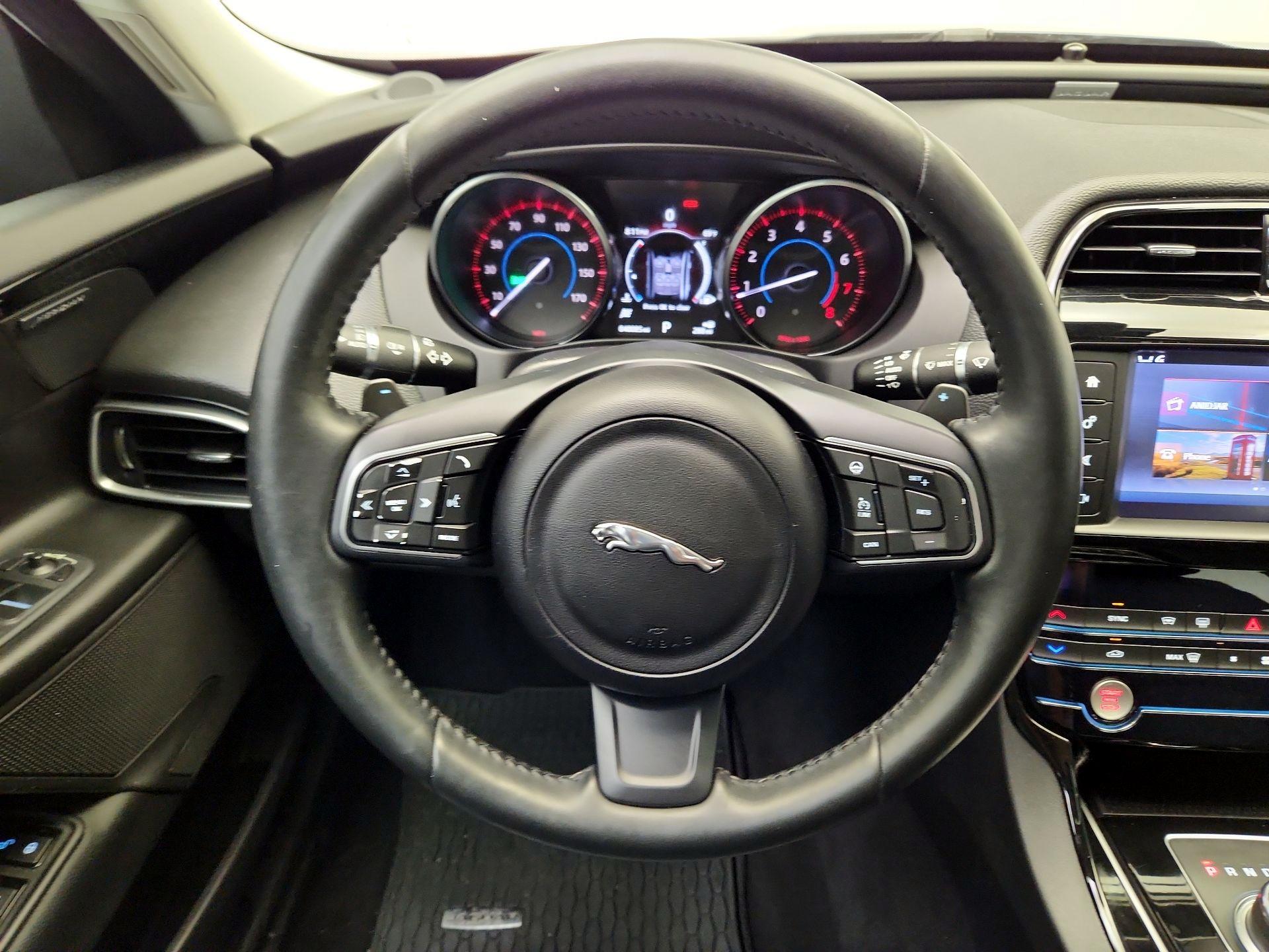 Thumbnail: 2017 Jaguar XE - 10