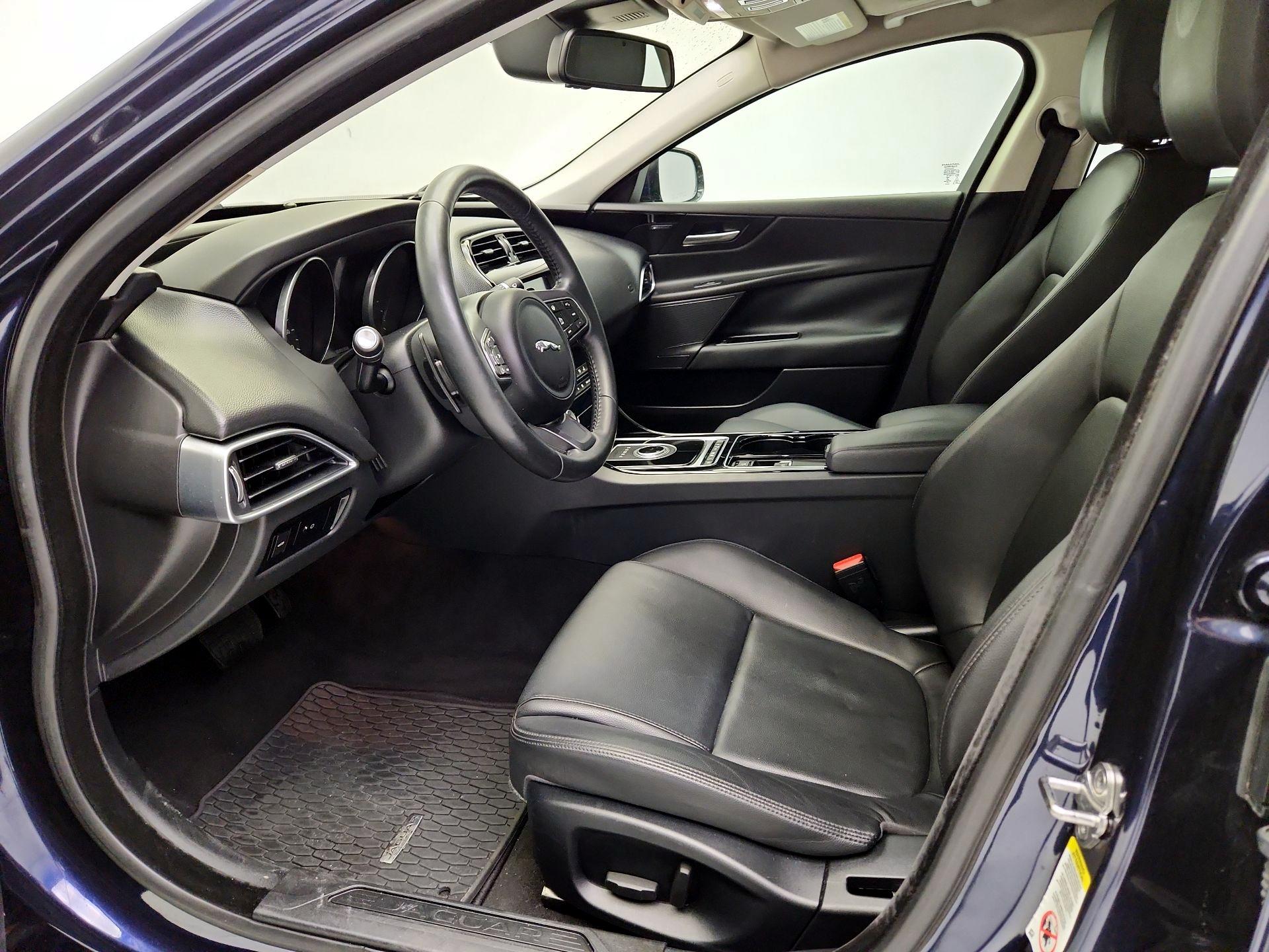 Thumbnail: 2017 Jaguar XE - 11