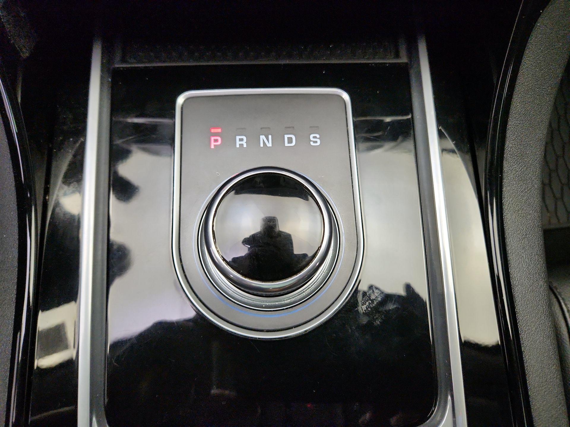 Thumbnail: 2017 Jaguar XE - 18