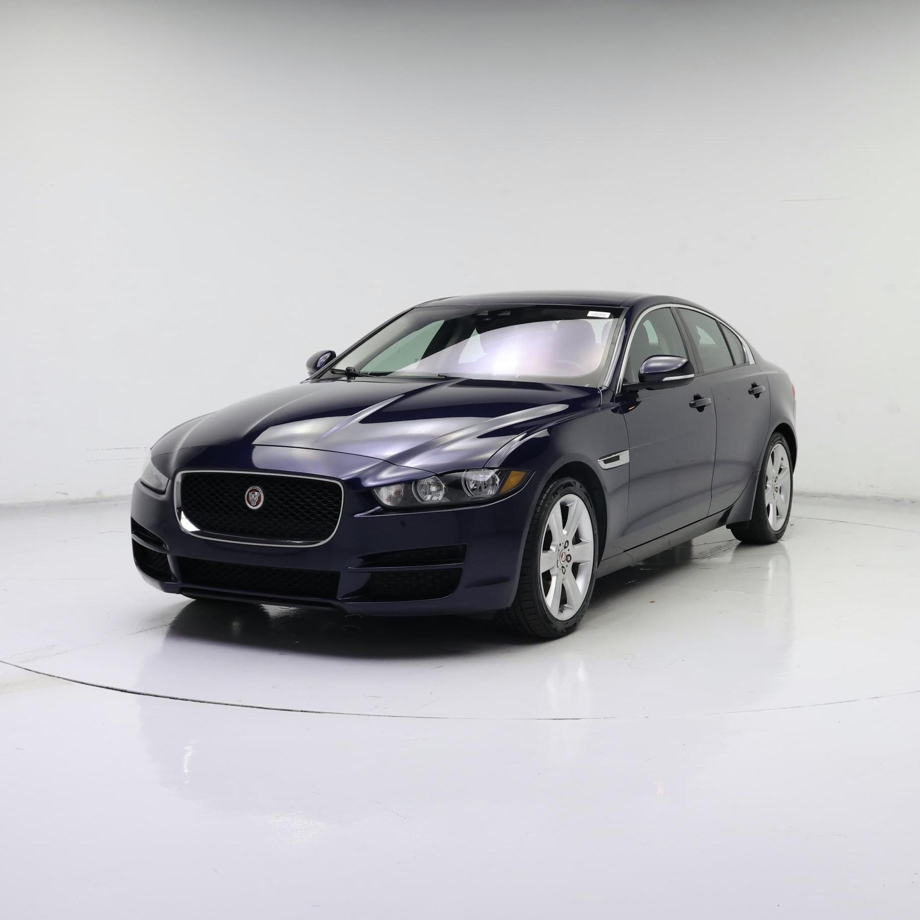 Thumbnail: 2017 Jaguar XE - 4