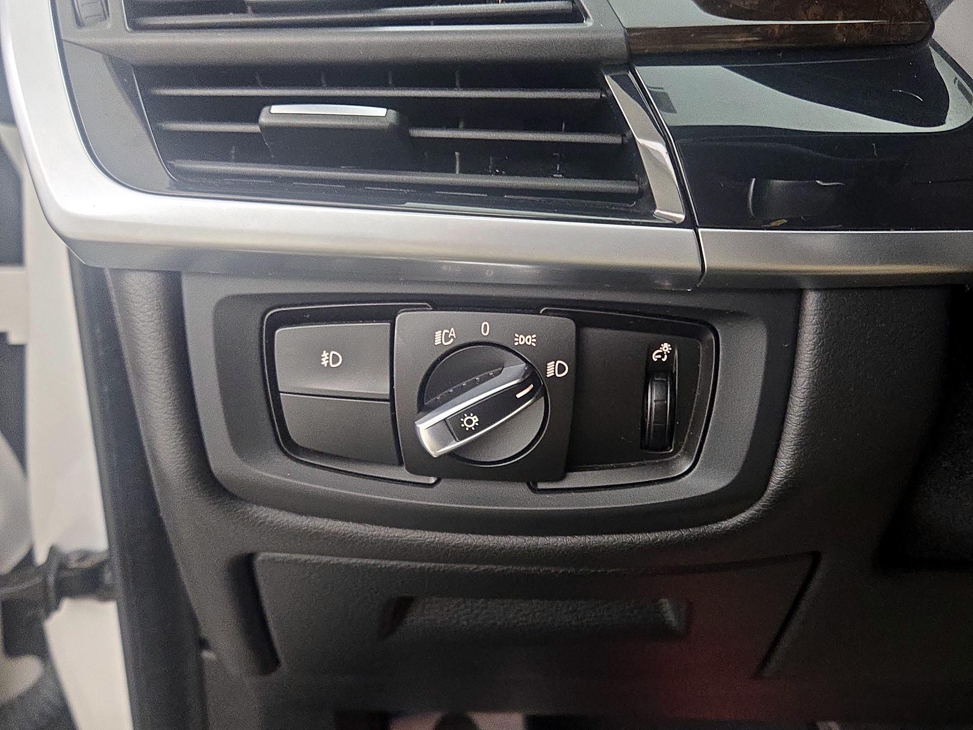 Thumbnail: 2023 BMW i4 - 13