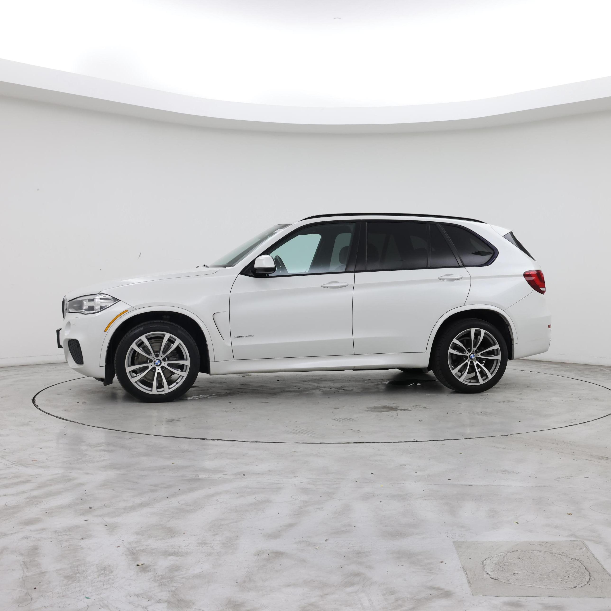 Thumbnail: 2023 BMW i4 - 3