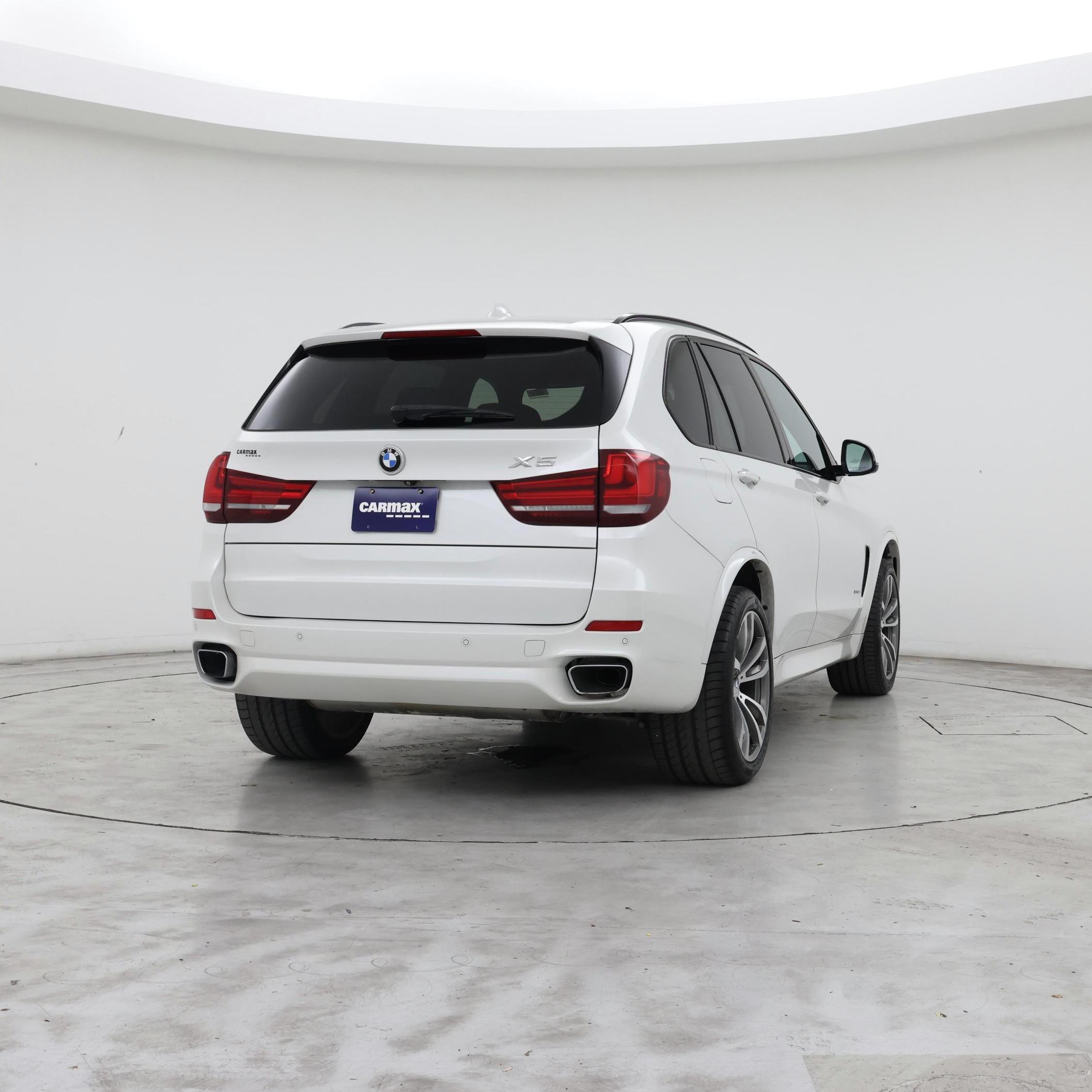 Thumbnail: 2023 BMW i4 - 8