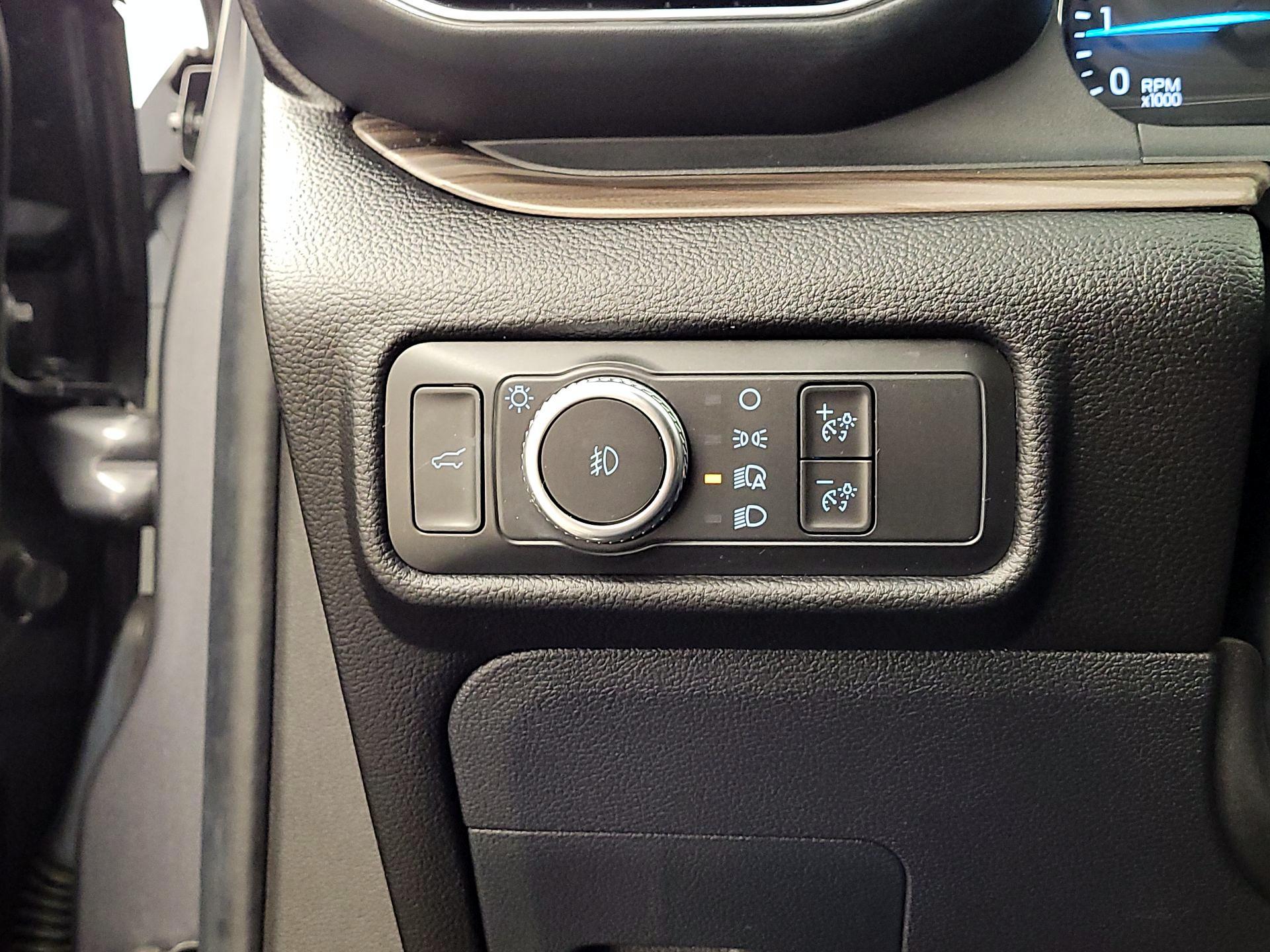 Thumbnail: 2021 Ford Explorer - 13