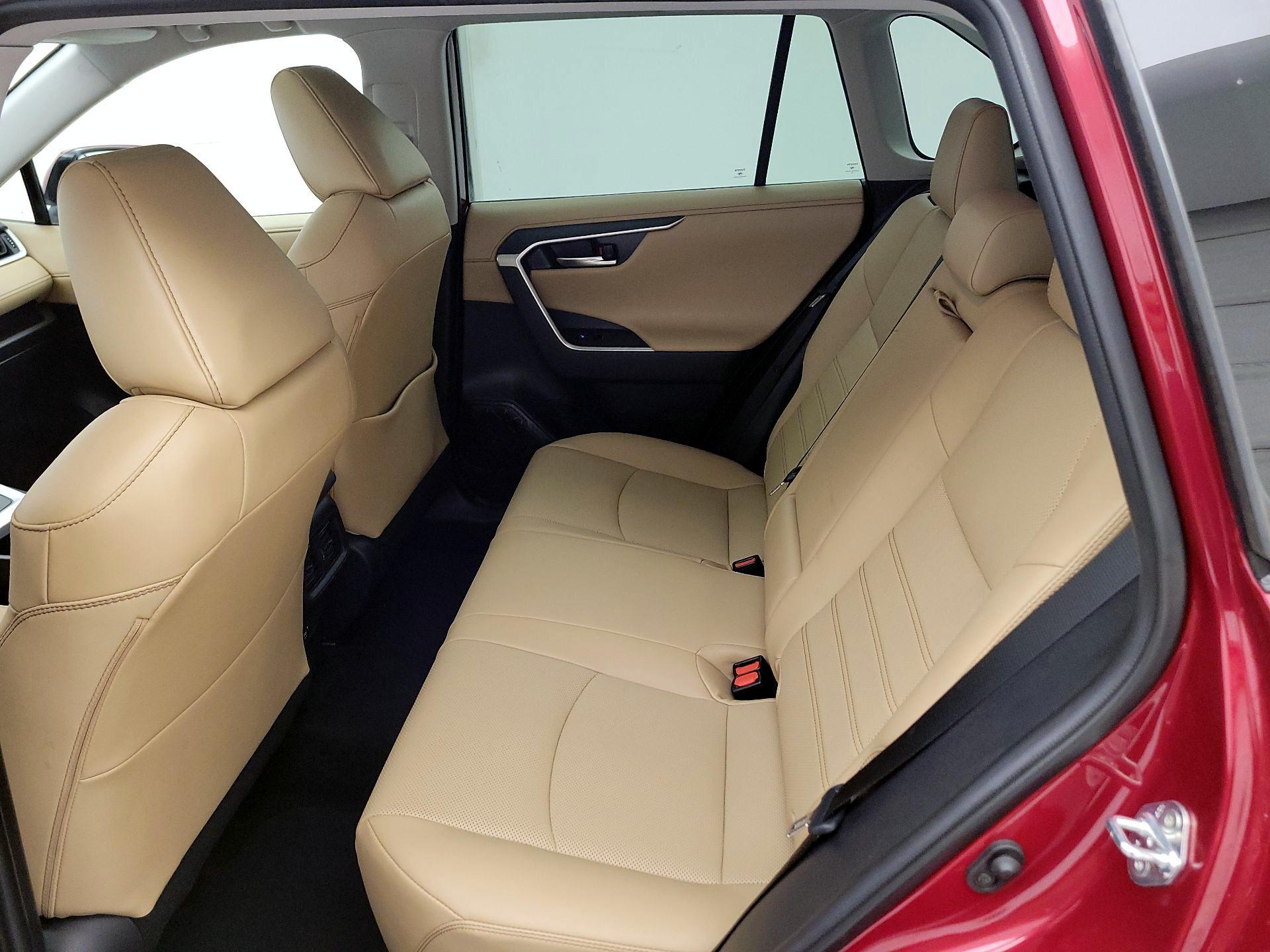 Thumbnail: 2021 Toyota RAV4 - 20