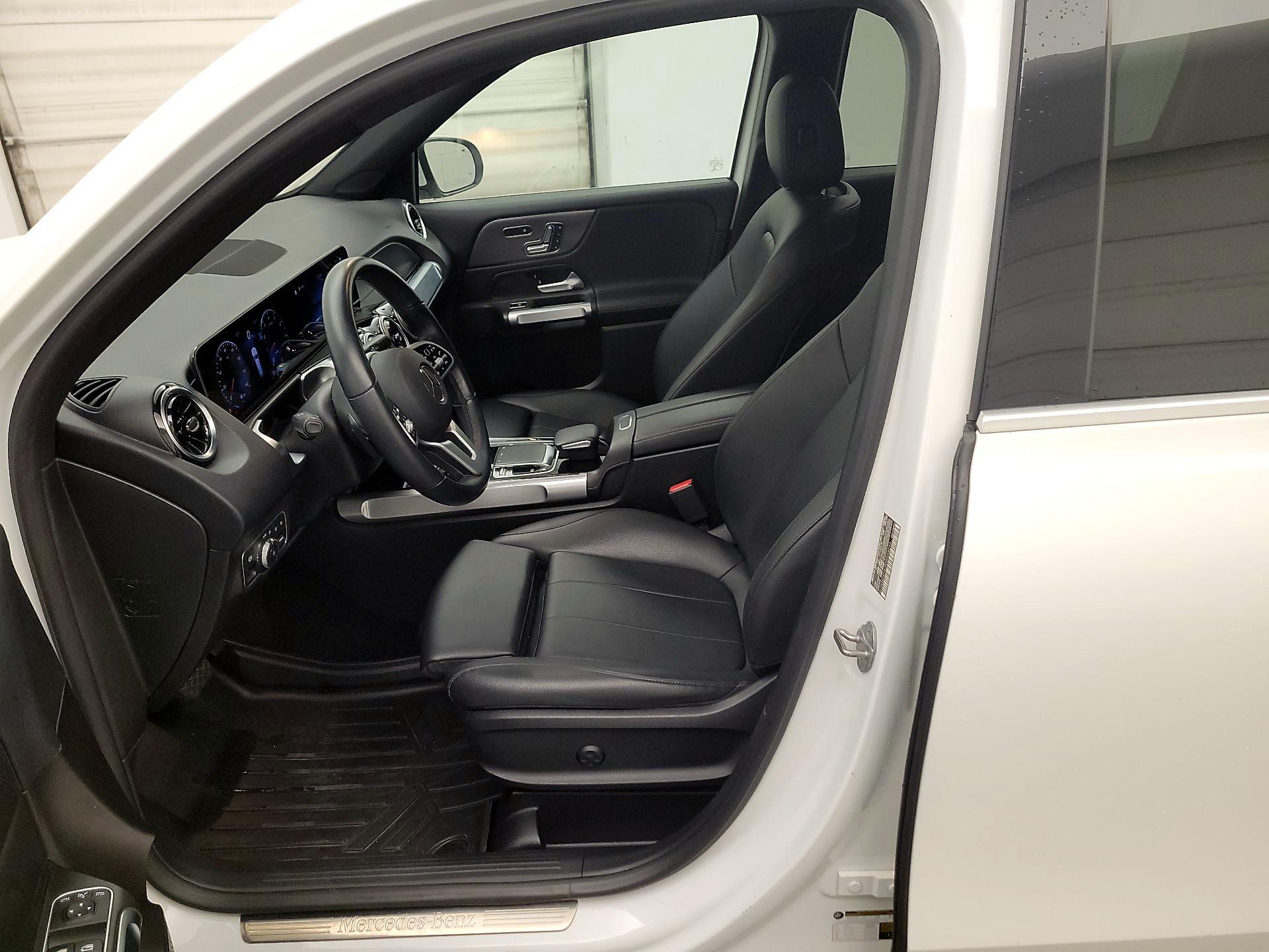 Thumbnail: 2021 Mercedes-Benz GLB - 11