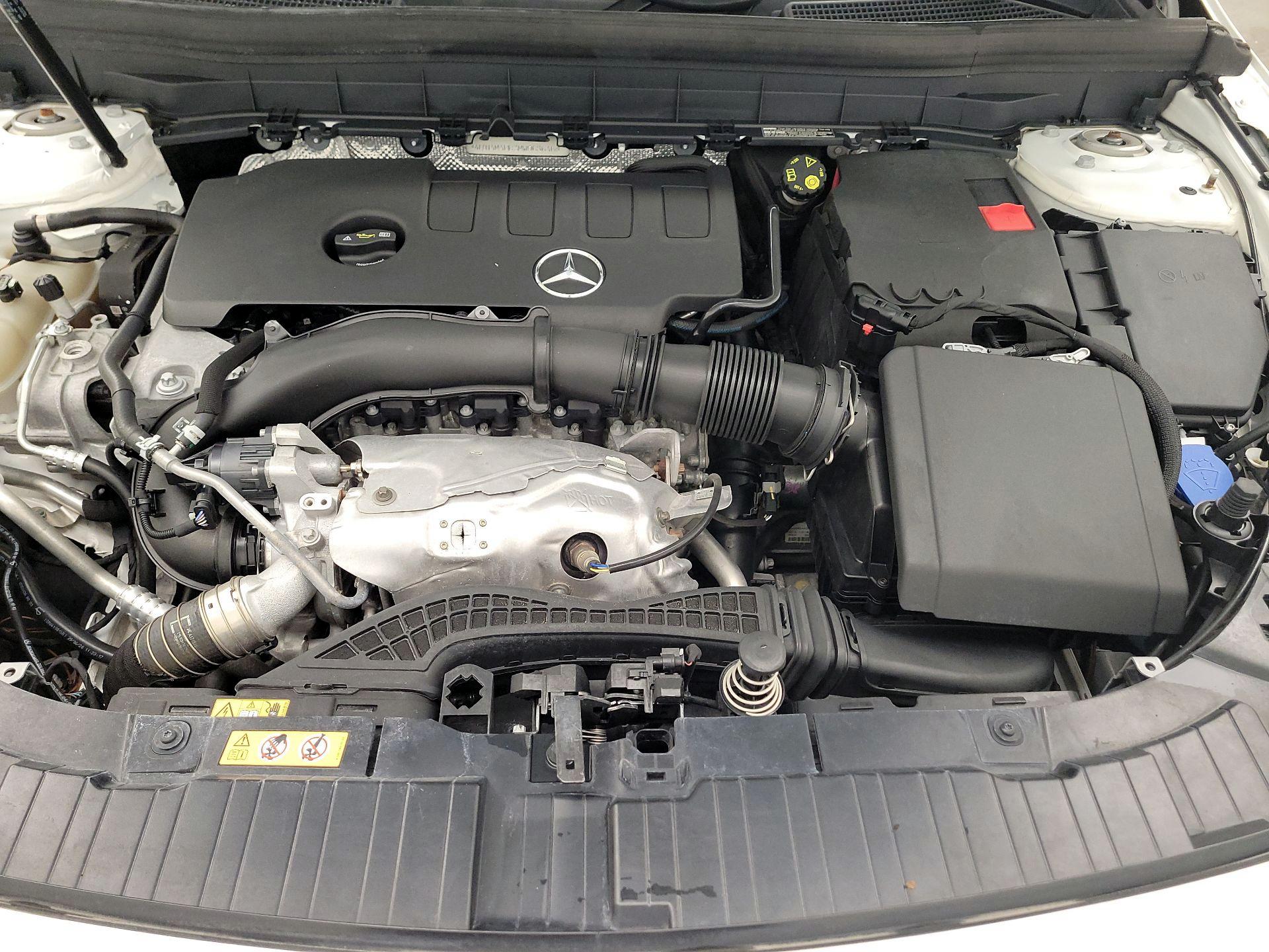 Thumbnail: 2021 Mercedes-Benz GLB - 17