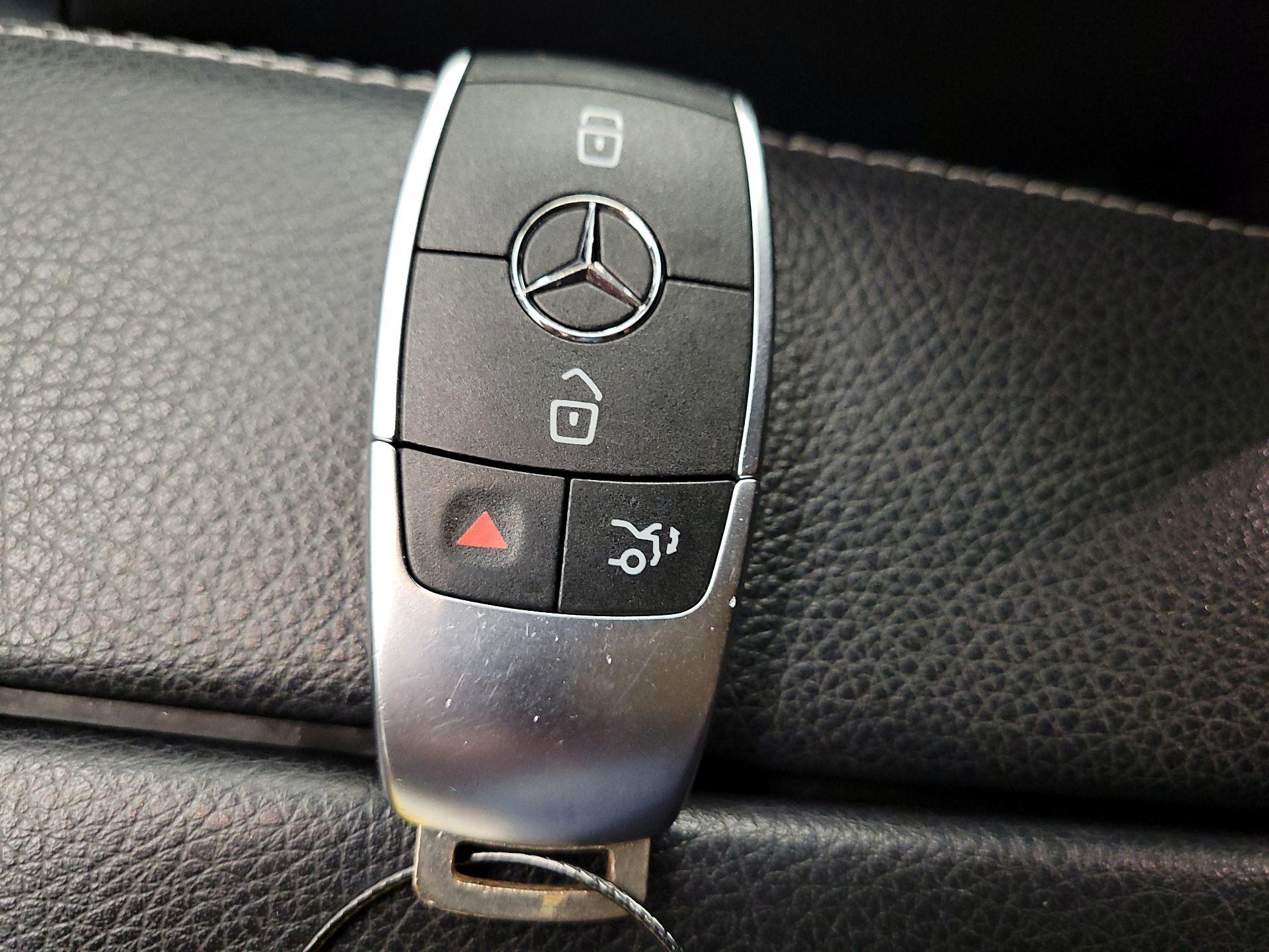 Thumbnail: 2021 Mercedes-Benz GLB - 18