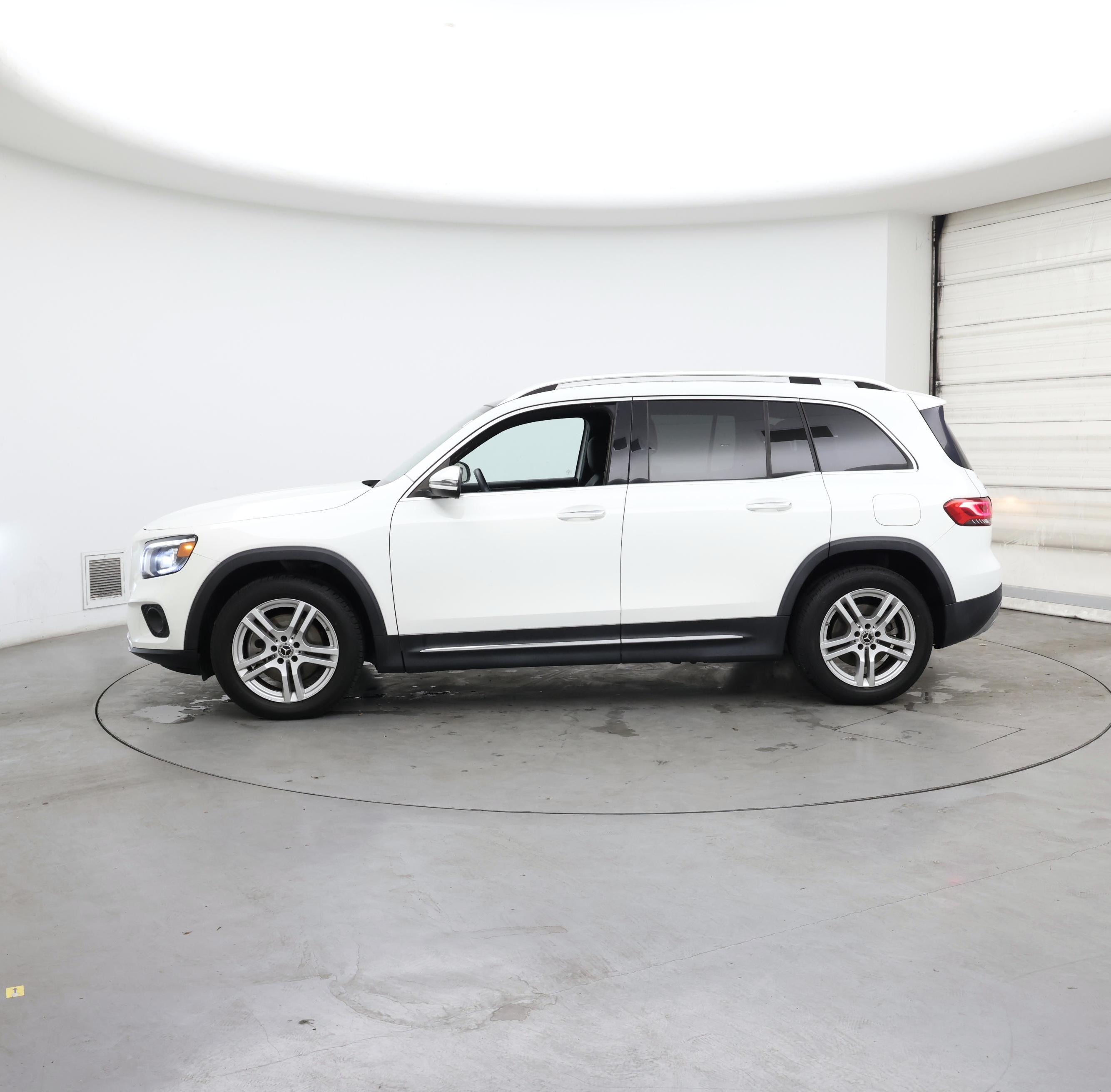 Thumbnail: 2021 Mercedes-Benz GLB - 3