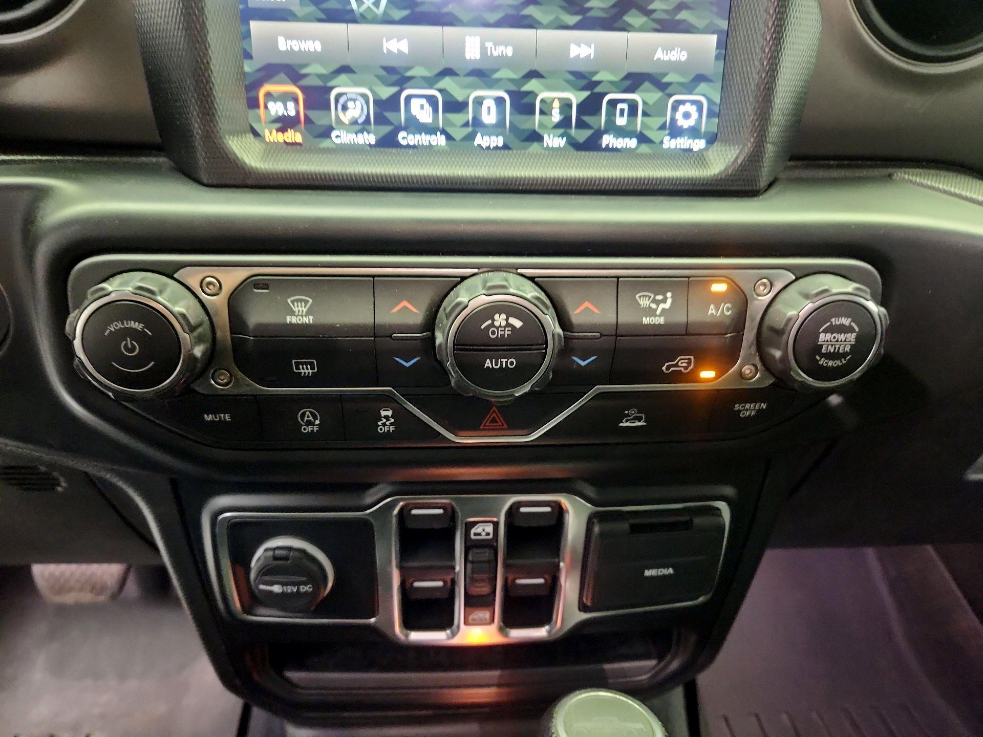 Thumbnail: 2022 Jeep Gladiator - 17