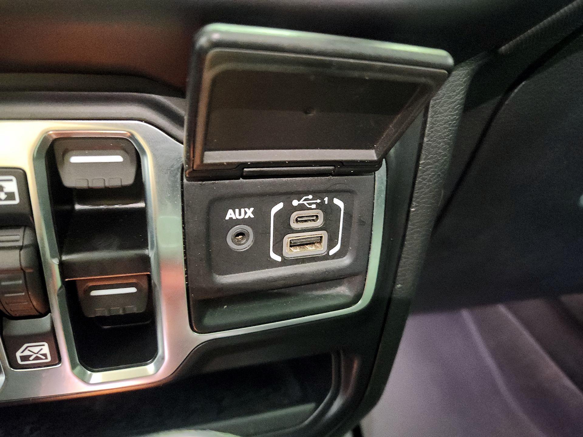 Thumbnail: 2022 Jeep Gladiator - 19