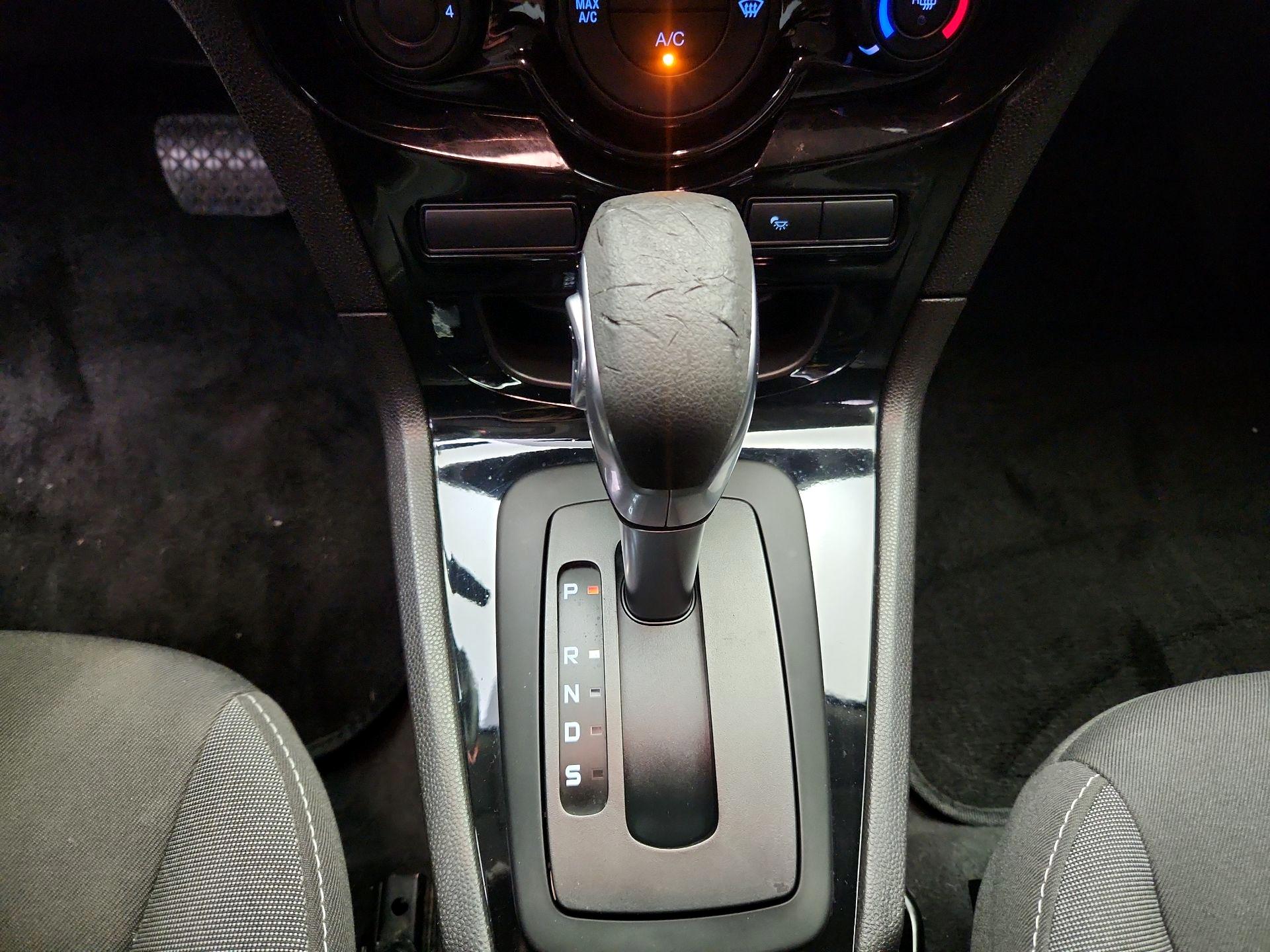 Thumbnail: 2014 Ford Fiesta - 16