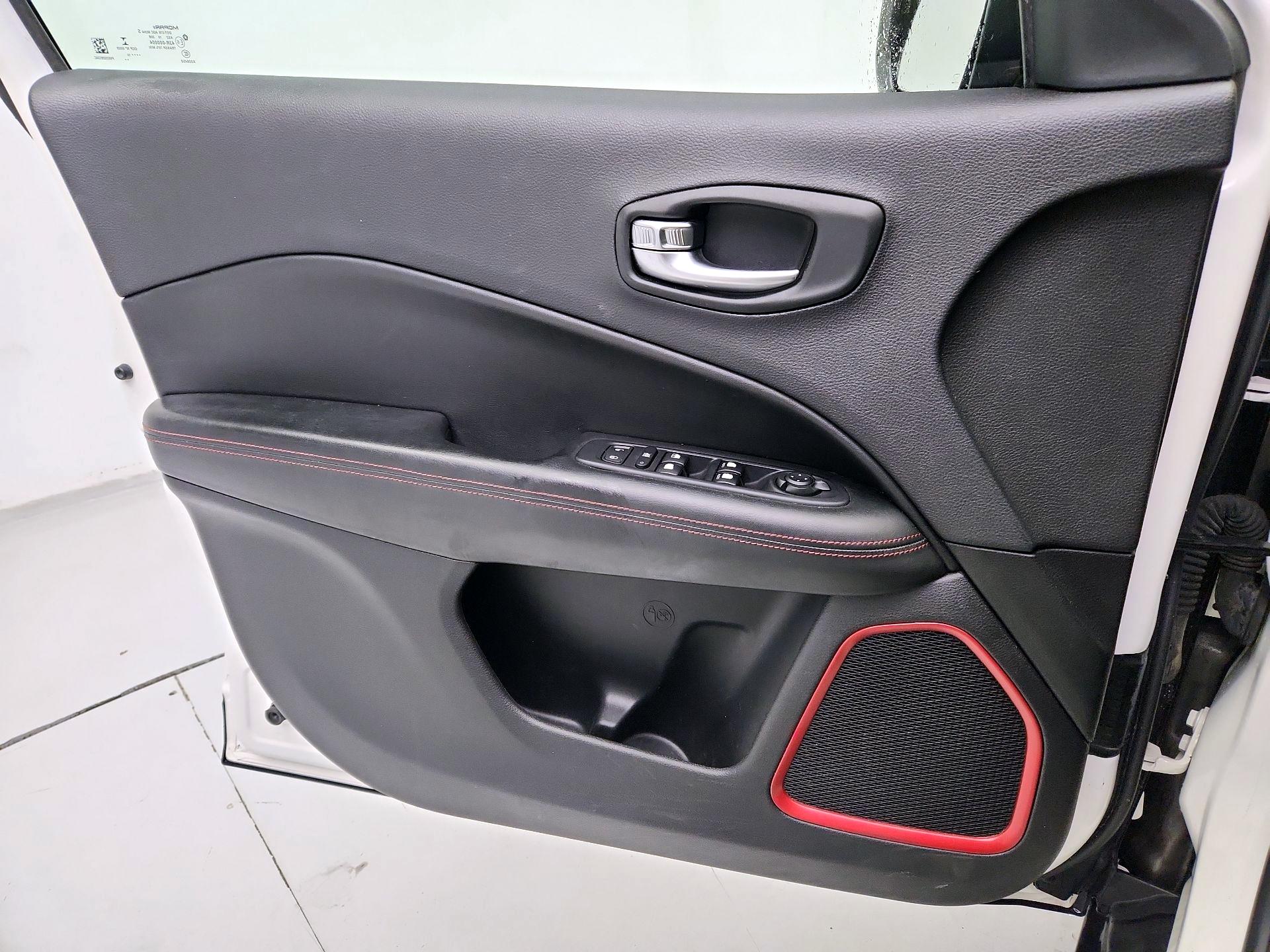 Thumbnail: 2019 Jeep Compass - 12